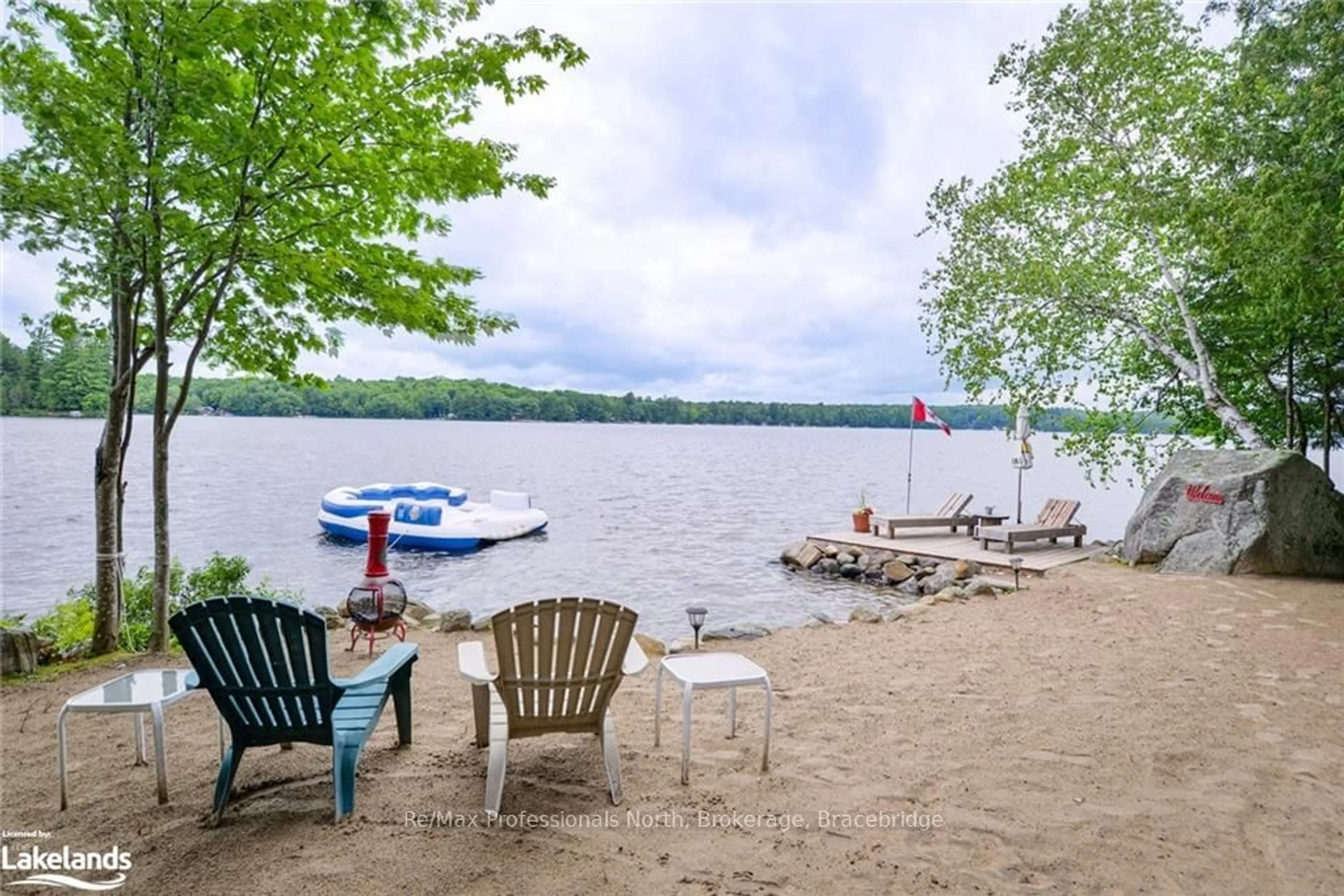 Patio, lake for 1111 MERRICK Dr, Bracebridge Ontario P1L 1X1