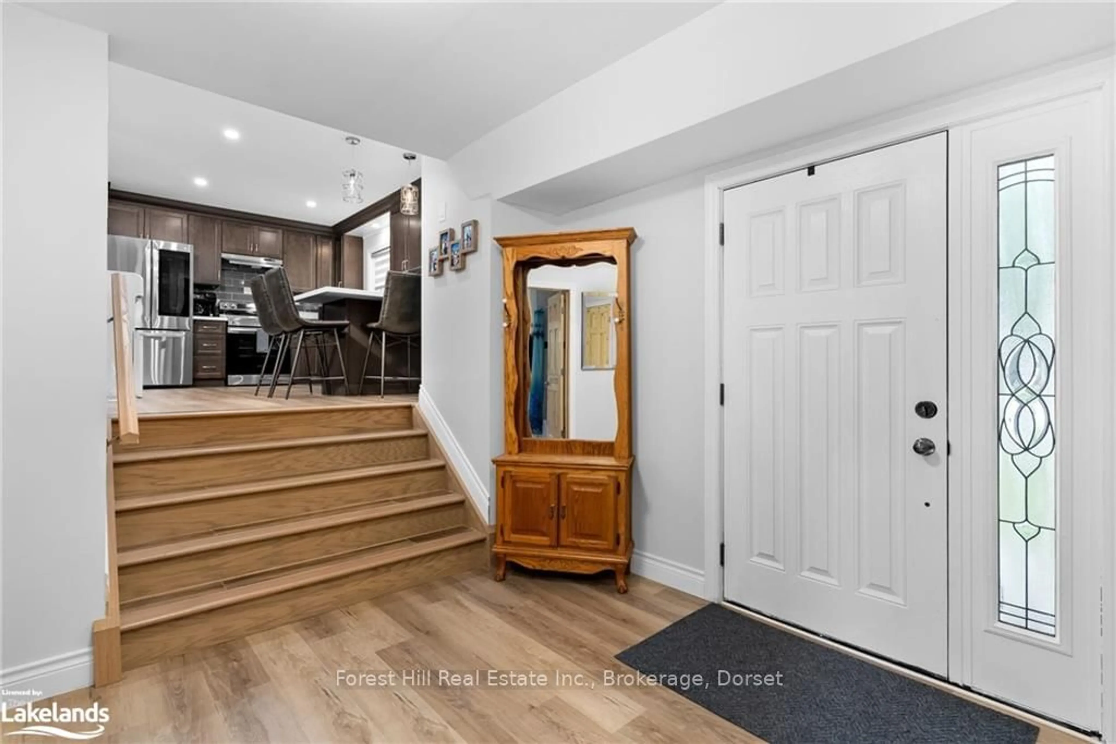 Indoor entryway, wood floors for 1190 WINHARA Rd, Gravenhurst Ontario P1P 1R1