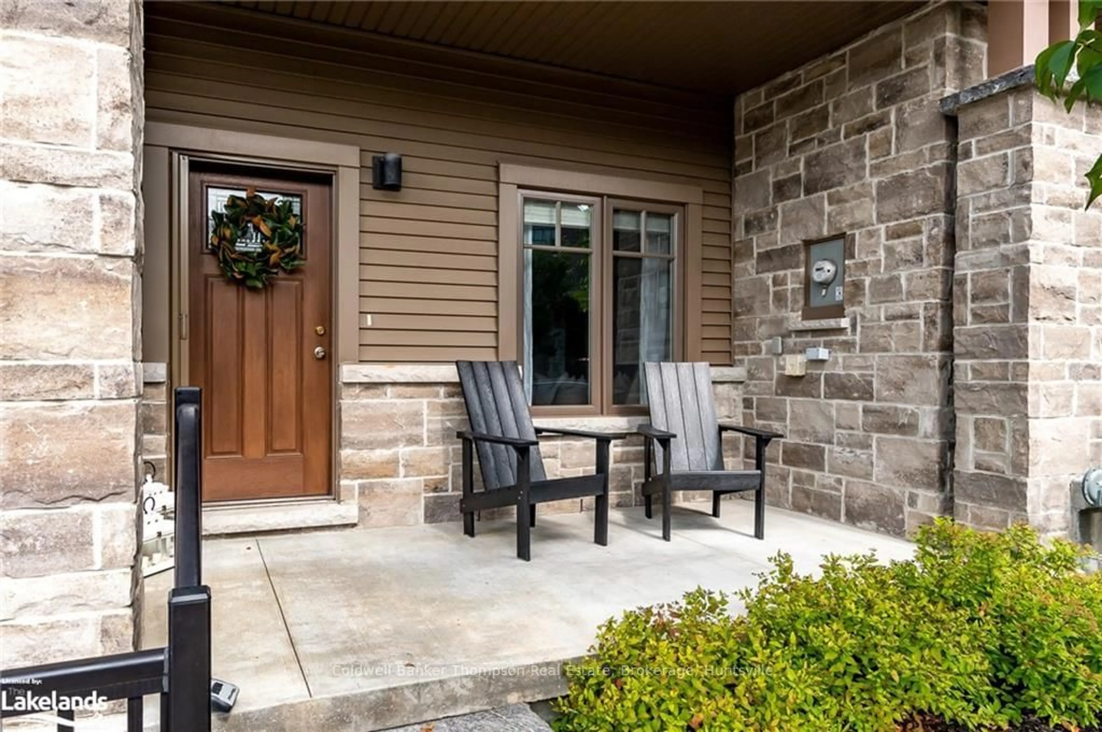 Patio, cottage for 27 SERENITY PLACE Cres, Huntsville Ontario P1H 0C4