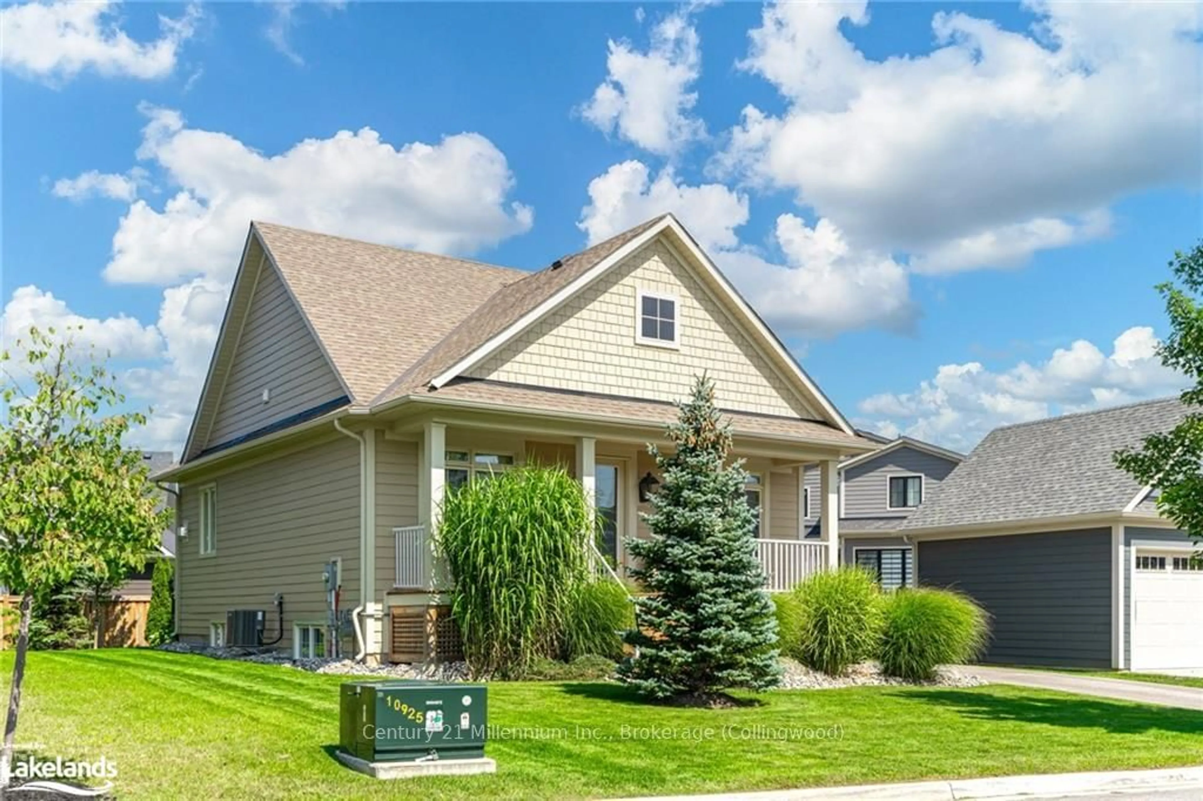 Frontside or backside of a home, cottage for 133 YELLOW BIRCH Cres, Blue Mountains Ontario L9Y 0Y5