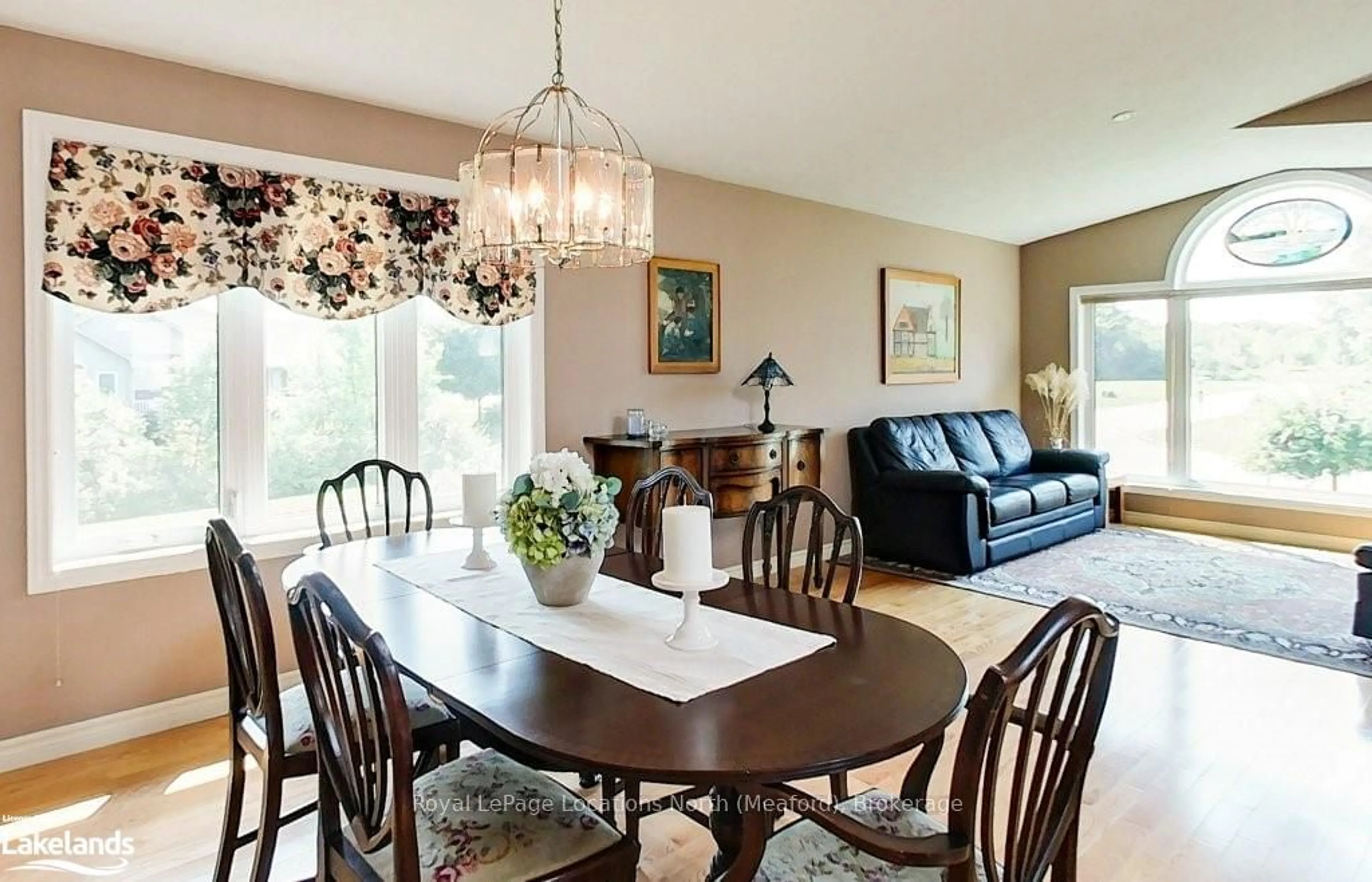 Dining room, wood floors, cottage for 7 COUNTRY Cres, Meaford Ontario N4L 1L7