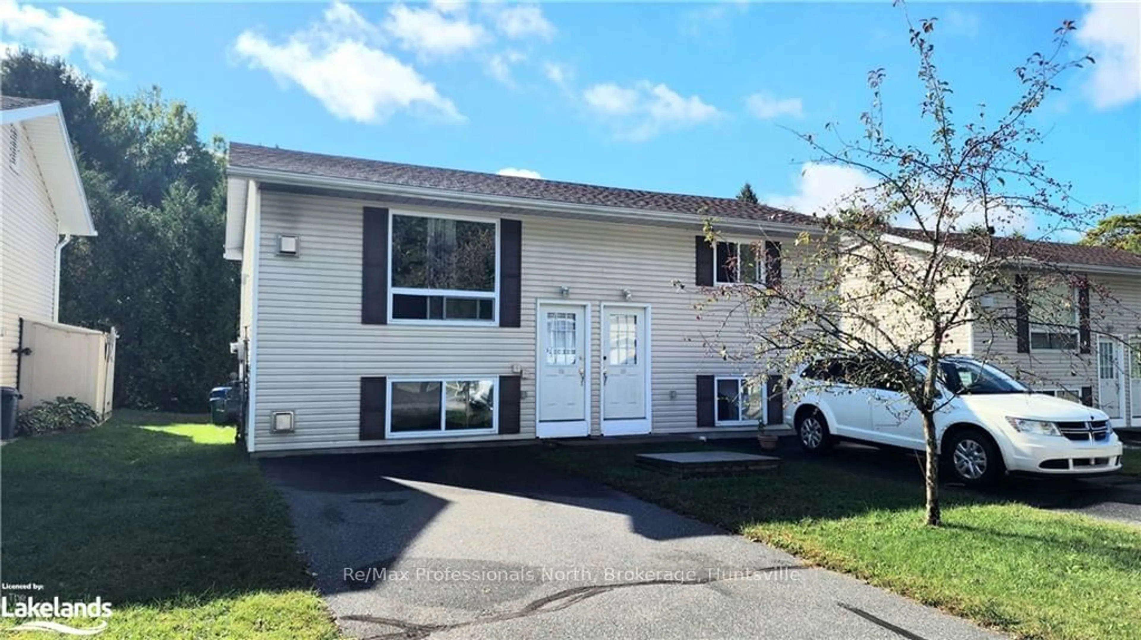 A pic from exterior of the house or condo, the front or back of building for 200 PINE St #33, Bracebridge Ontario P1L 2H9