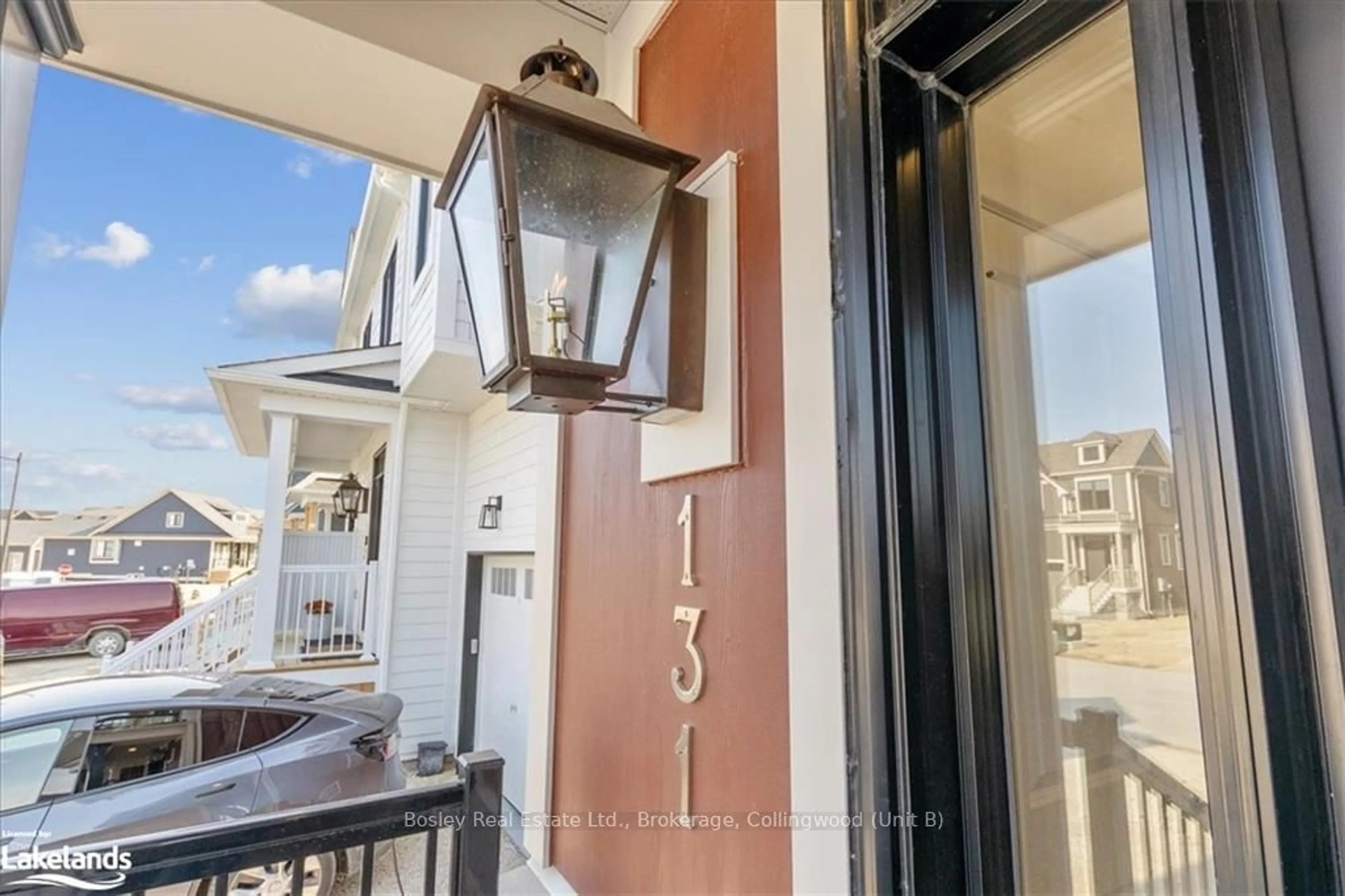 Balcony in the apartment, the street view for 131 WHITE OAK Cres, Blue Mountains Ontario L9Y 0Z3