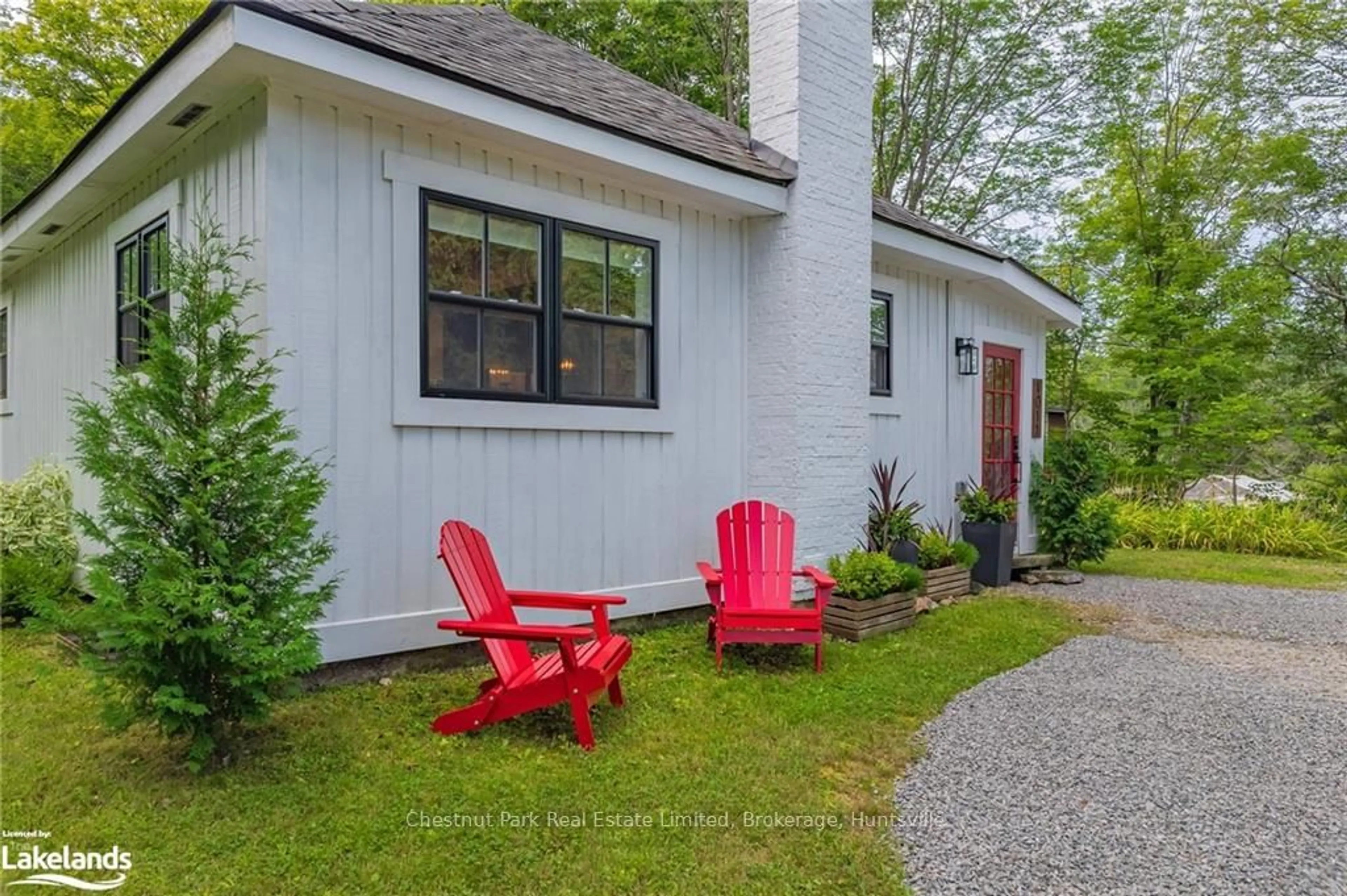 Patio, cottage for 1011 UNITED CHURCH Rd, Muskoka Lakes Ontario P0C 1H0