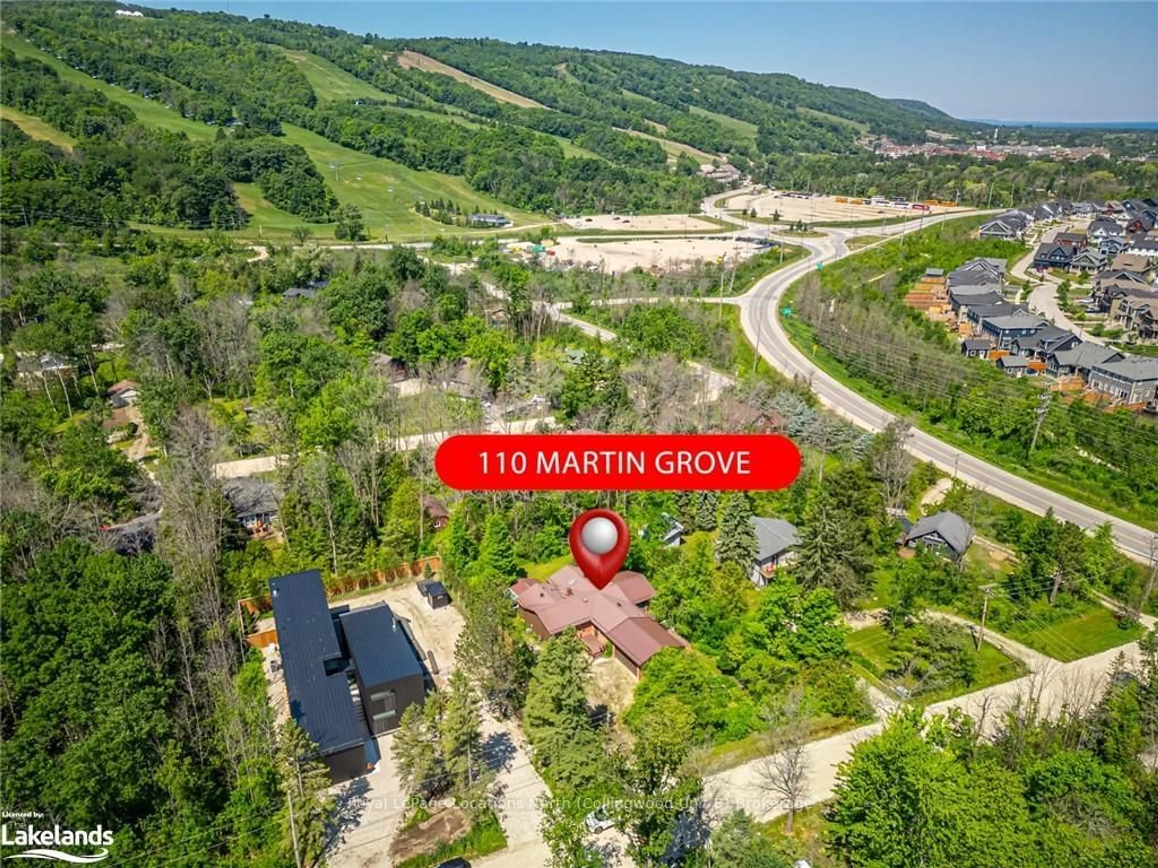 A pic from exterior of the house or condo, the street view for 110 MARTIN Grve, Blue Mountains Ontario L9Y 0N5