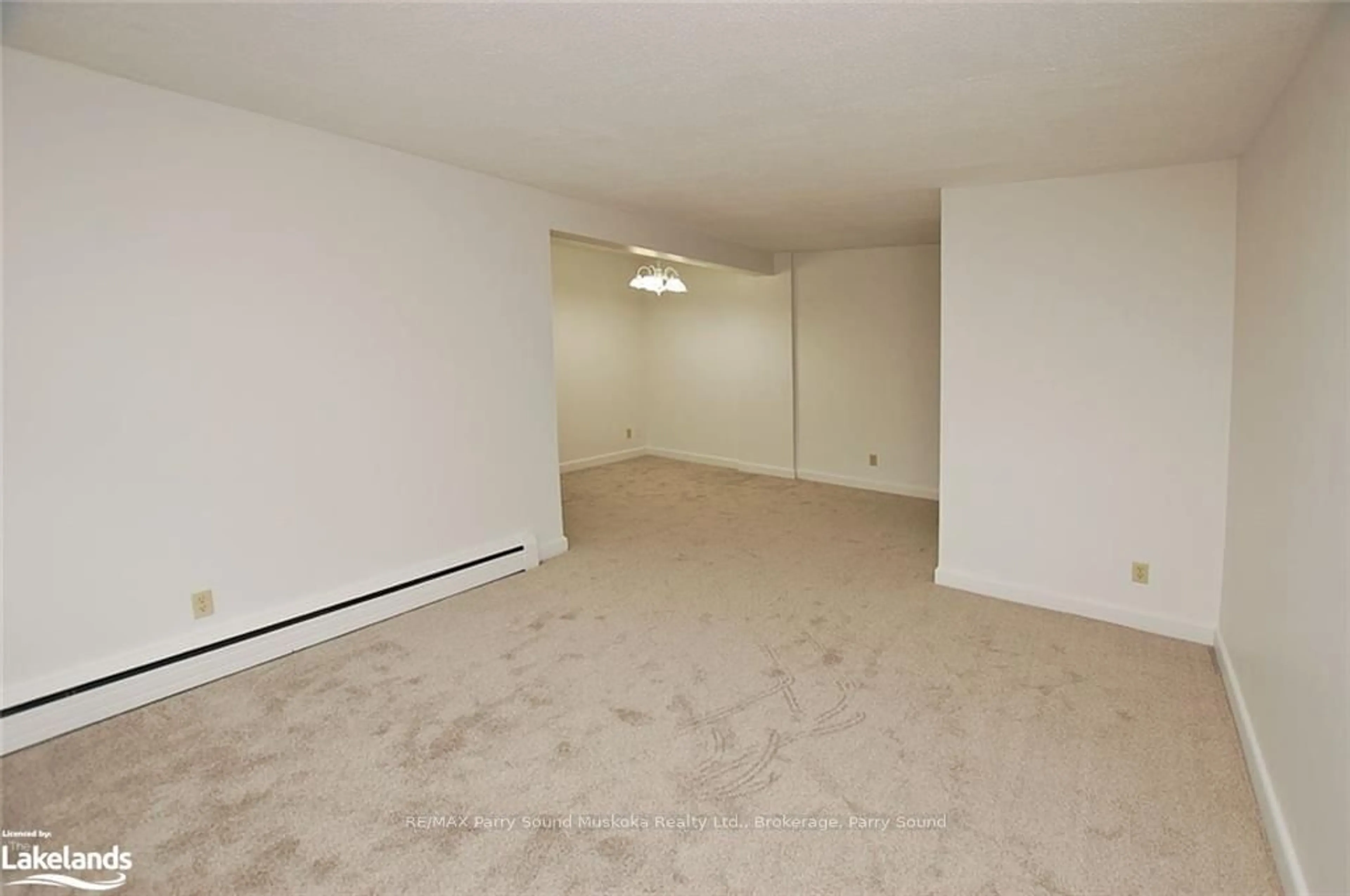 A pic of a room, carpet floors for 17-118 ISABELLA St, Parry Sound Ontario P2A 1N1