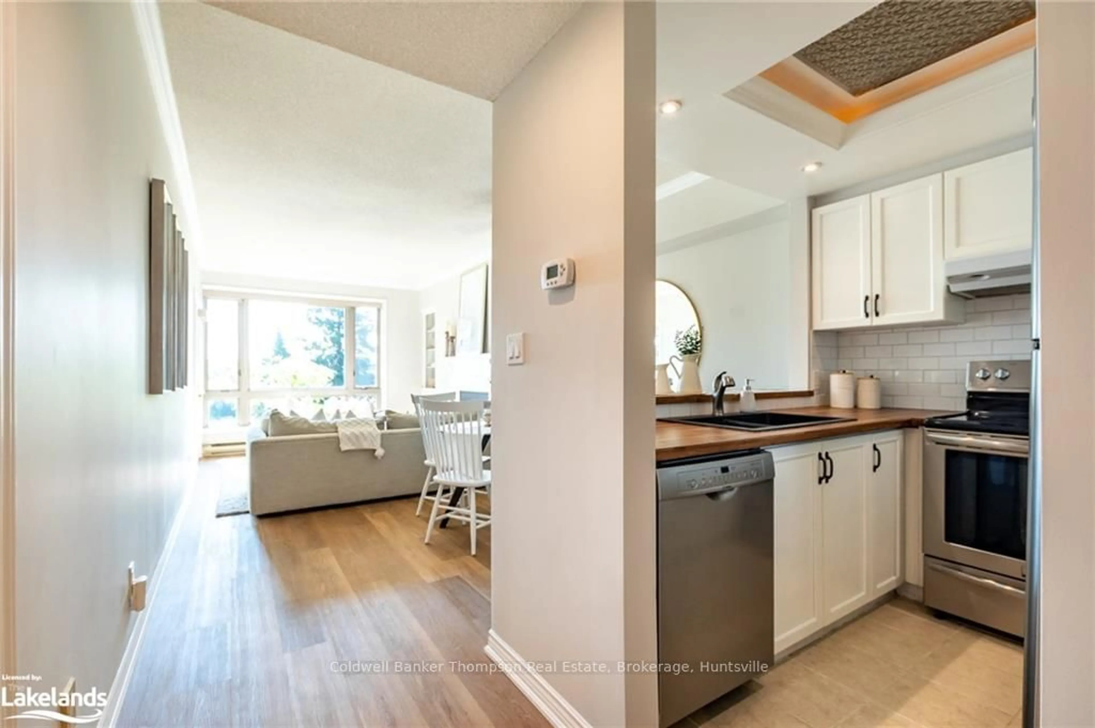 Open concept kitchen for 3311 GRANDVIEW FOREST HILL Dr, Huntsville Ontario P1H 2J5