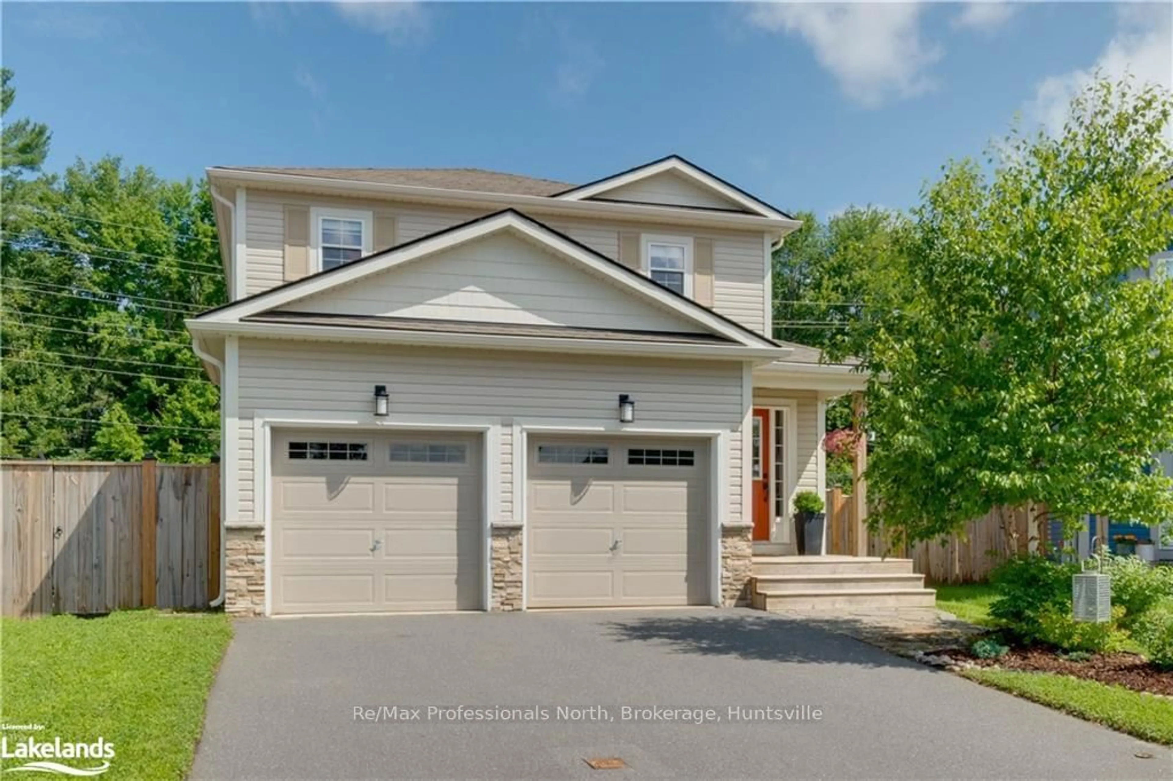 Frontside or backside of a home, cottage for 96 FIELDSTREAM CHASE Chse, Bracebridge Ontario P1L 0A7