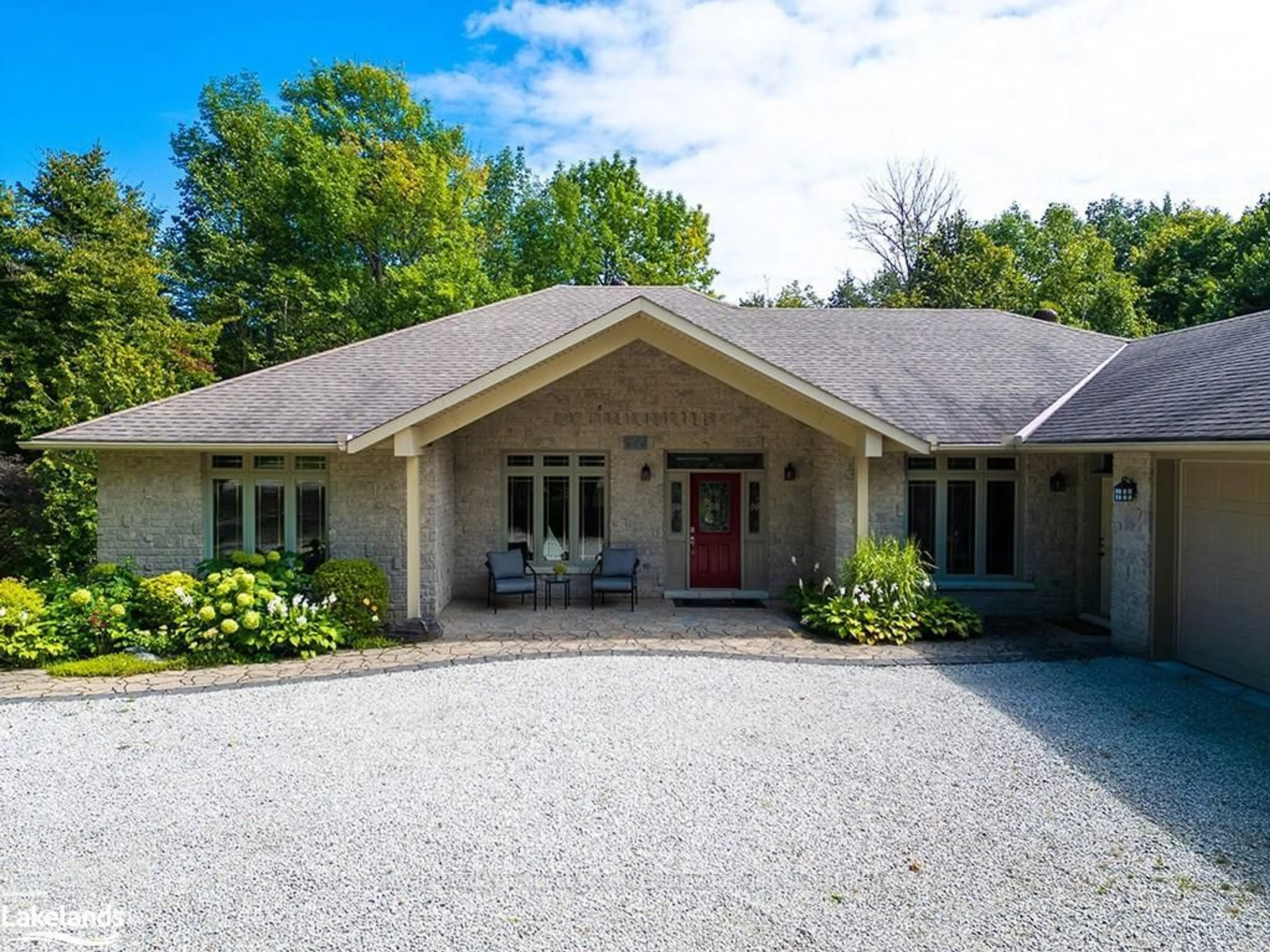 Frontside or backside of a home, cottage for 177 HARBOUR BEACH Dr, Meaford Ontario N4L 1W5