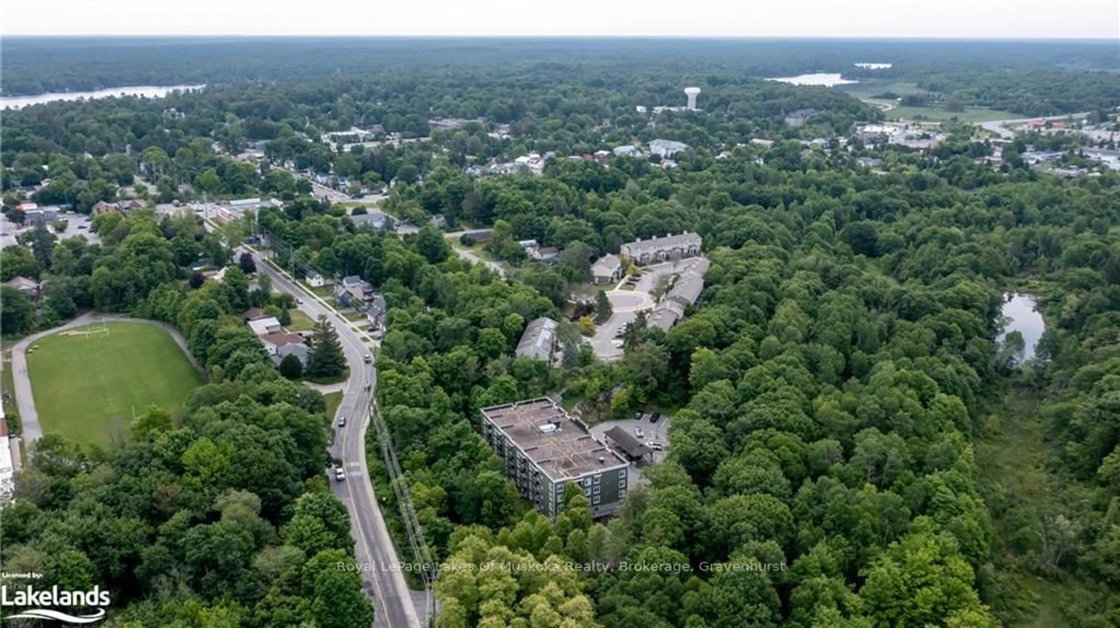 A pic from exterior of the house or condo, the street view for 391 JAMES St #207, Gravenhurst Ontario P1P 0A5