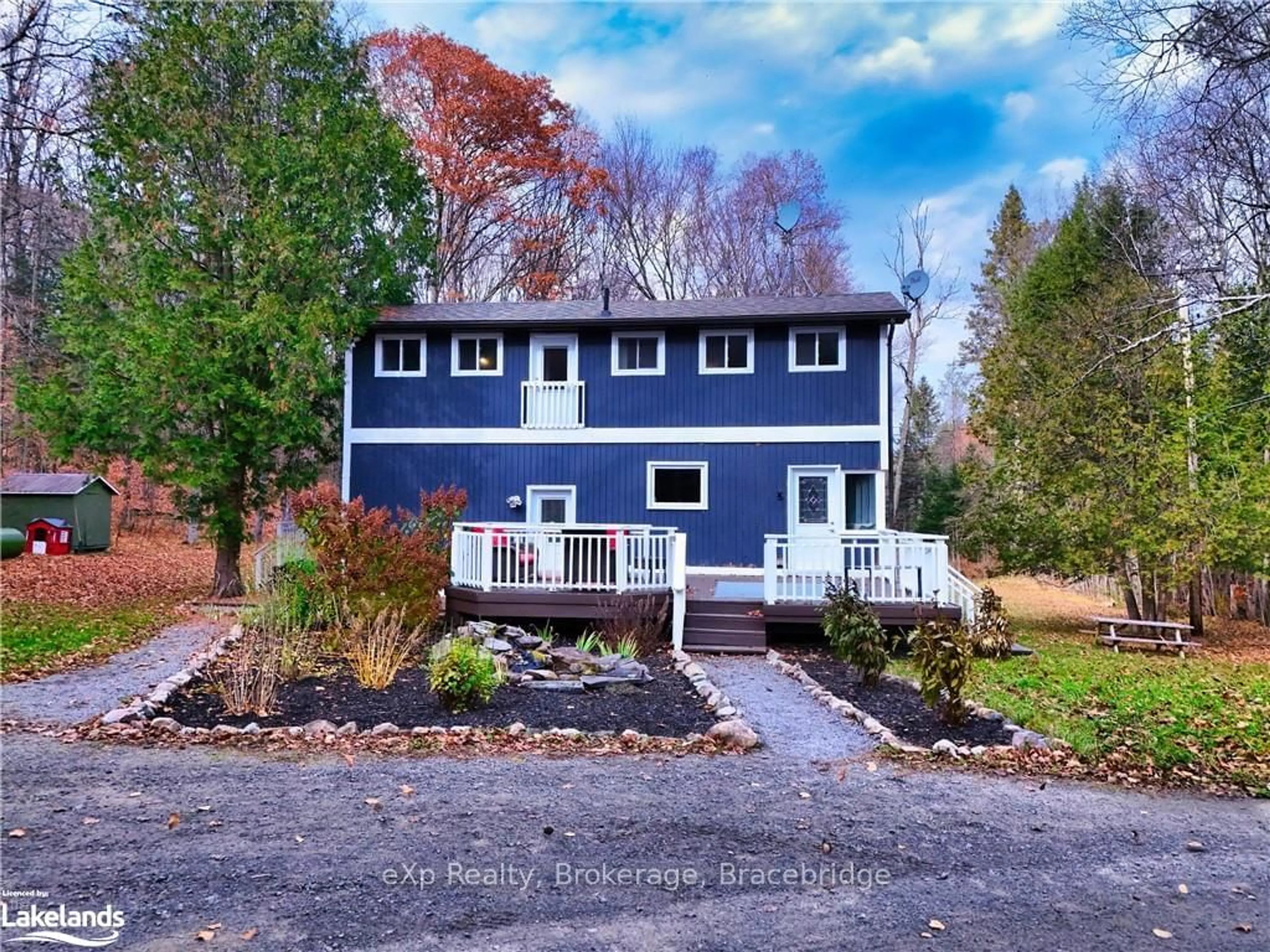 Frontside or backside of a home, cottage for 25335 35 Highway, Lake of Bays Ontario P0A 1H0