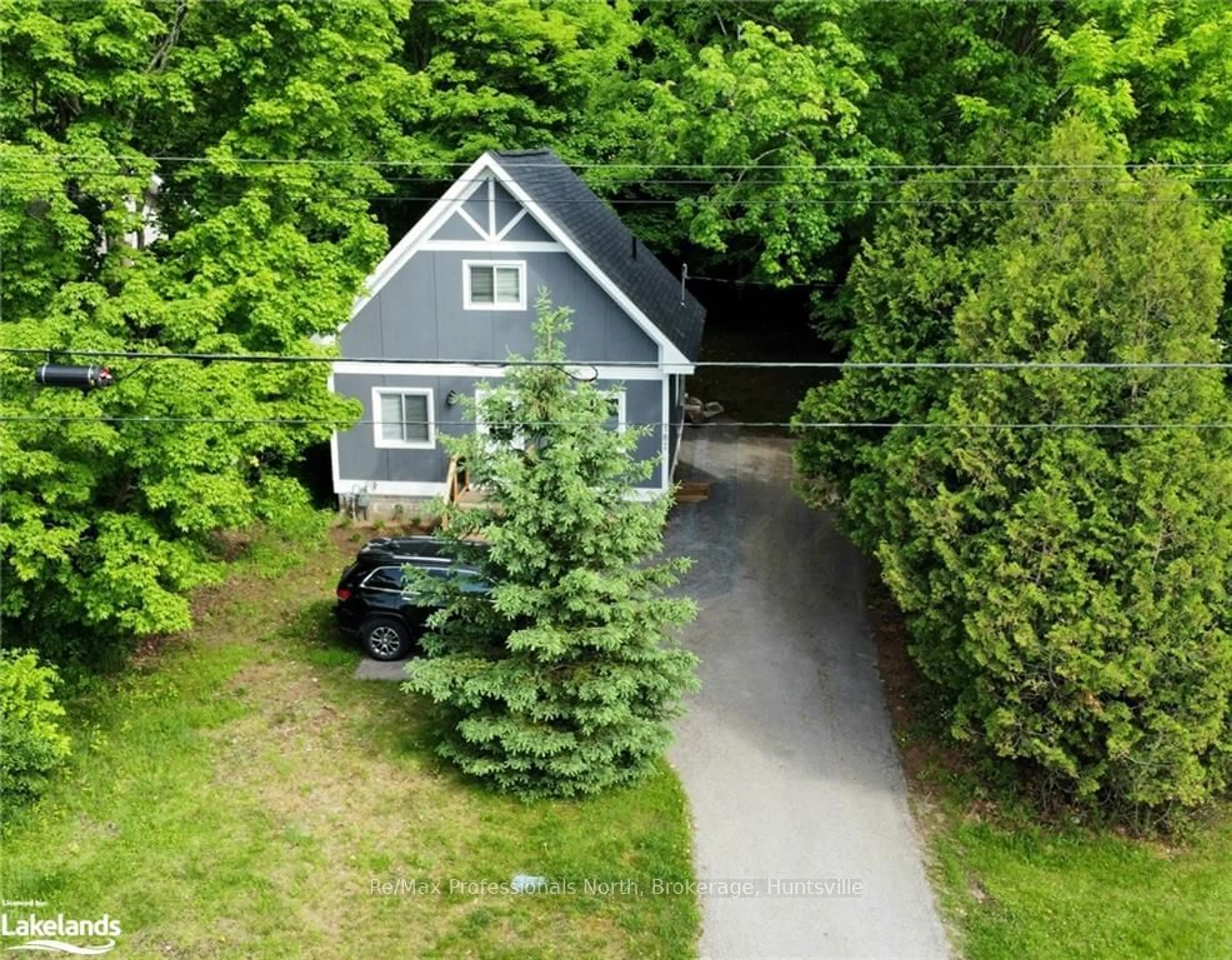 Frontside or backside of a home, cottage for 187 MAIN St, Huntsville Ontario P1H 1X9