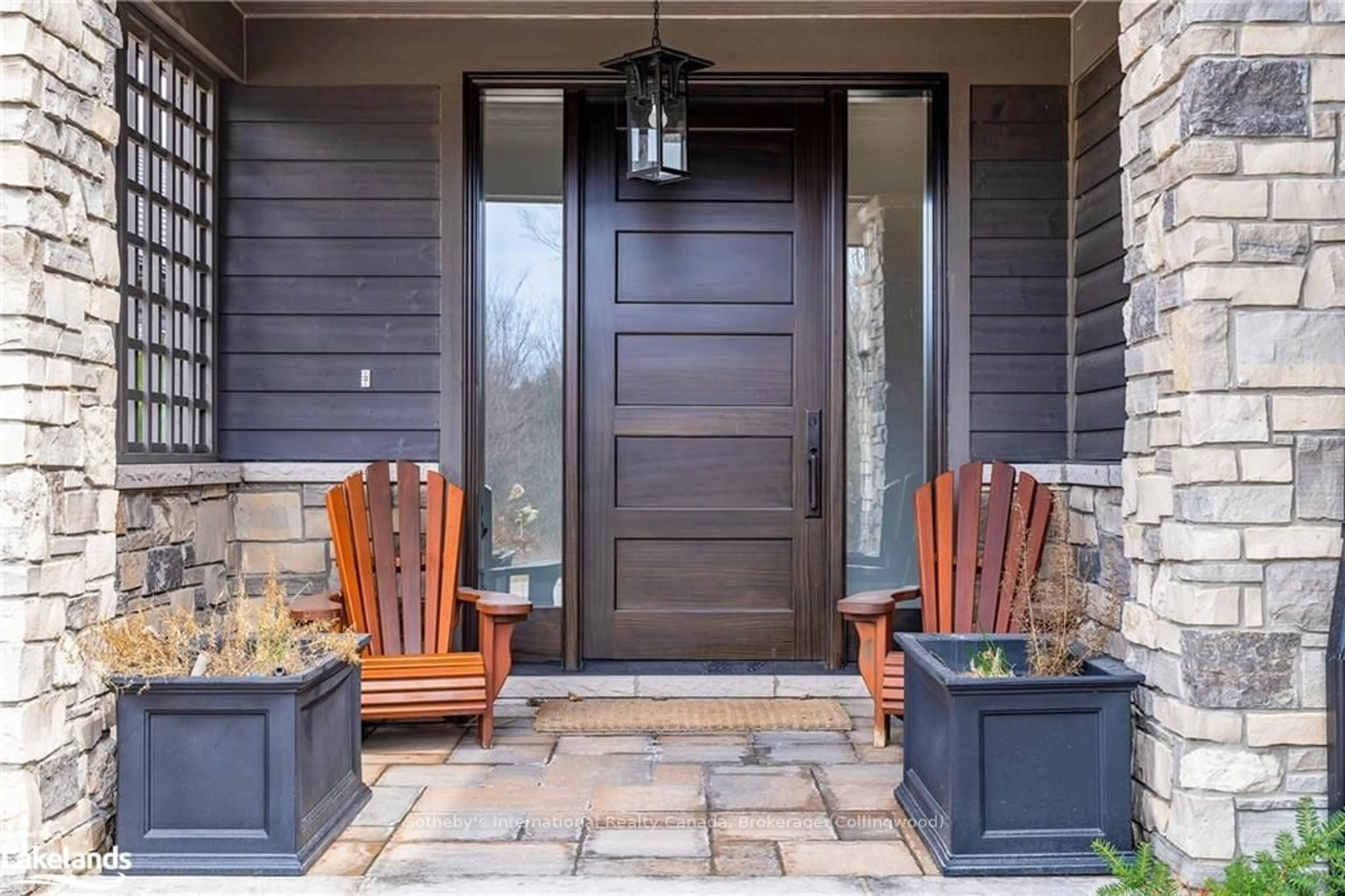 Indoor entryway, wood floors for 155 GEORGIAN BAY Lane, Blue Mountains Ontario N0H 1J0