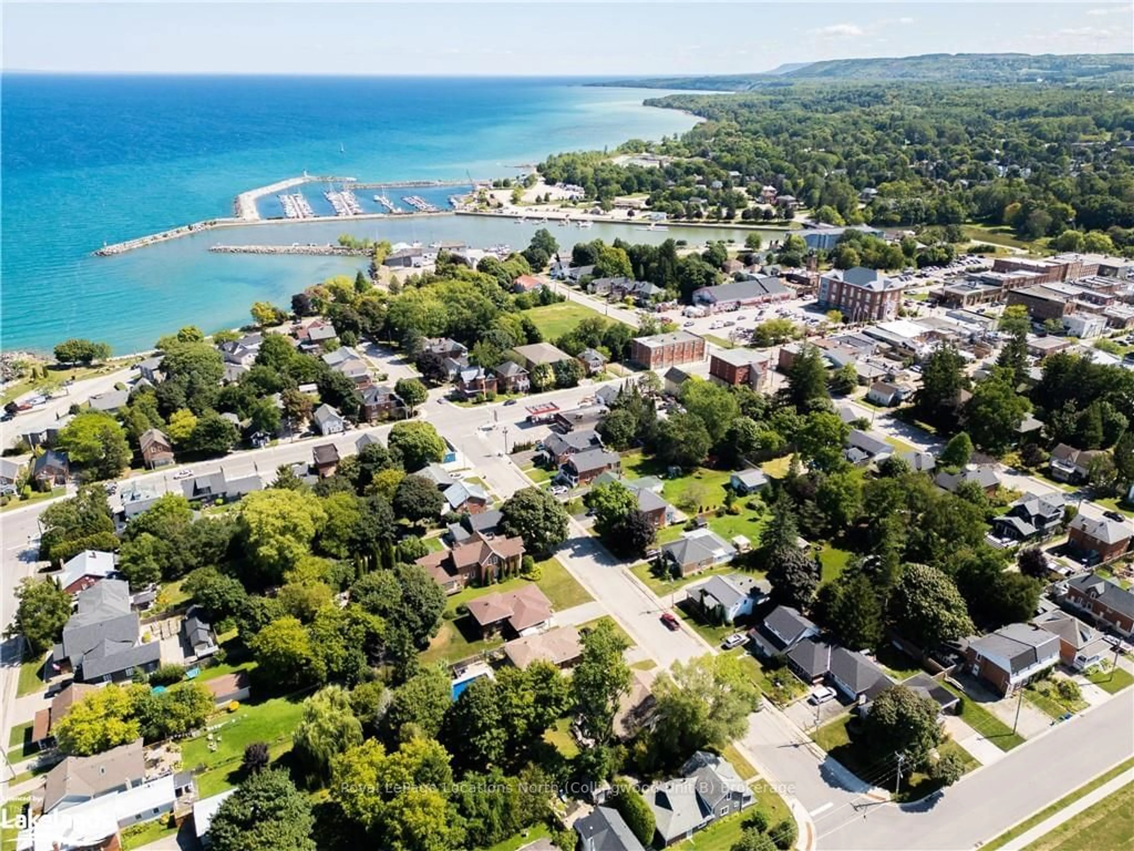 A pic from outside/outdoor area/front of a property/back of a property/a pic from drone, street for 44 PARKER St, Meaford Ontario N4L 1P2