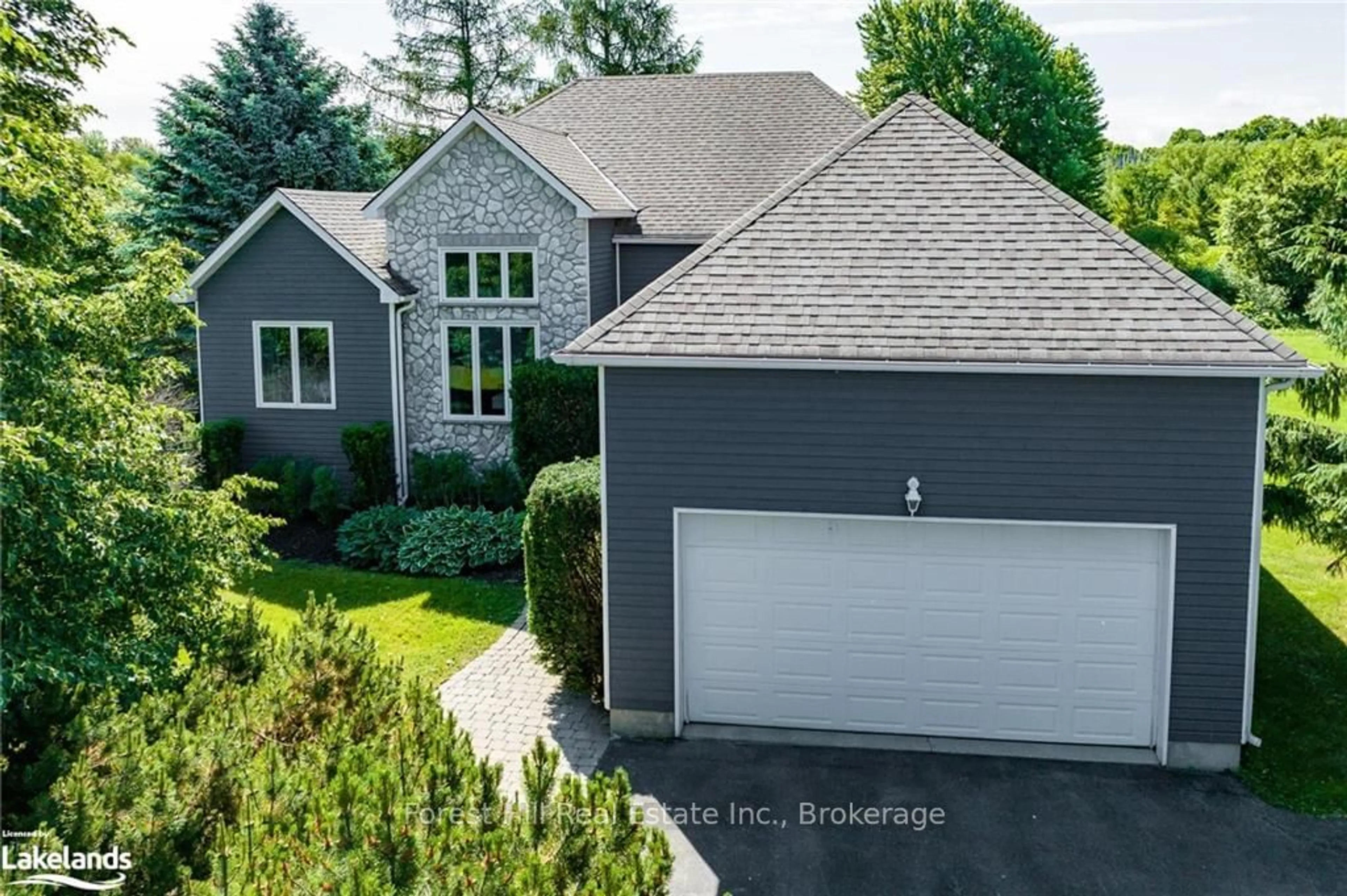 Frontside or backside of a home, cottage for 140 AUGUSTA Cres, Blue Mountains Ontario L9Y 0K7