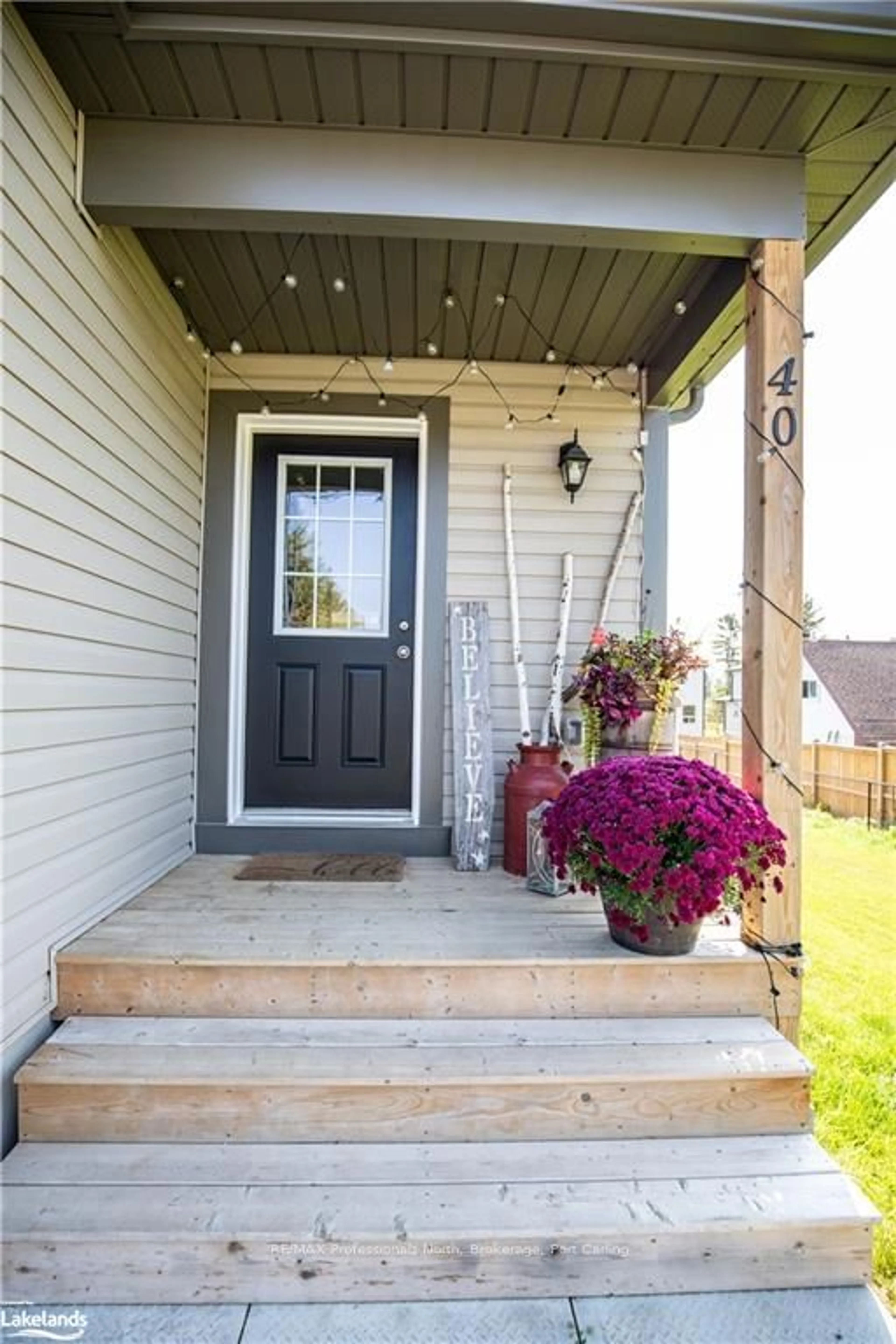 Indoor entryway, wood floors for 40 NICOLE PARK COURT, Bracebridge Ontario P1L 0C8