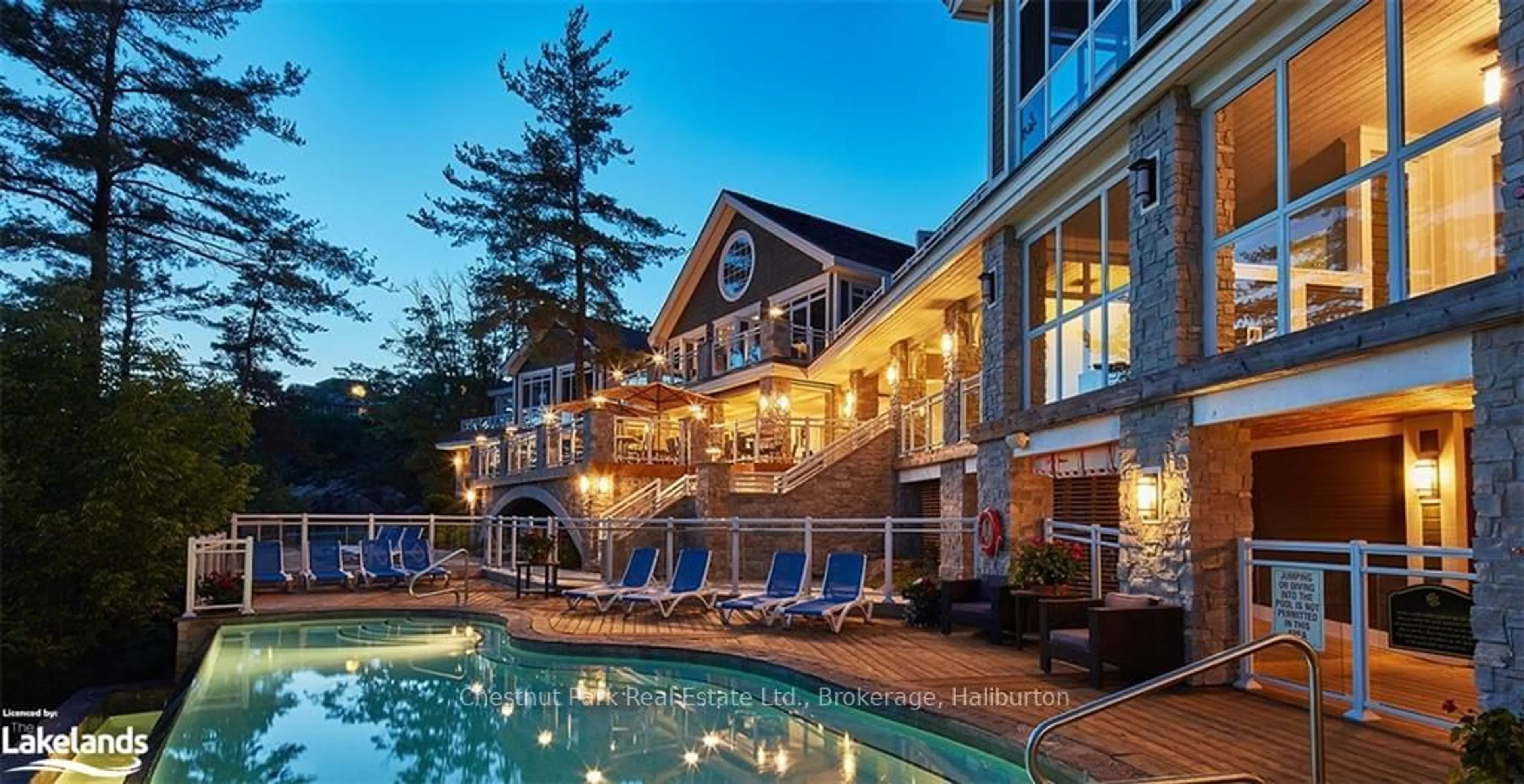 Indoor or outdoor pool for 1869 MUSKOKA DISTRICT ROAD 118 WEST #4, Muskoka Lakes Ontario P1L 1W8