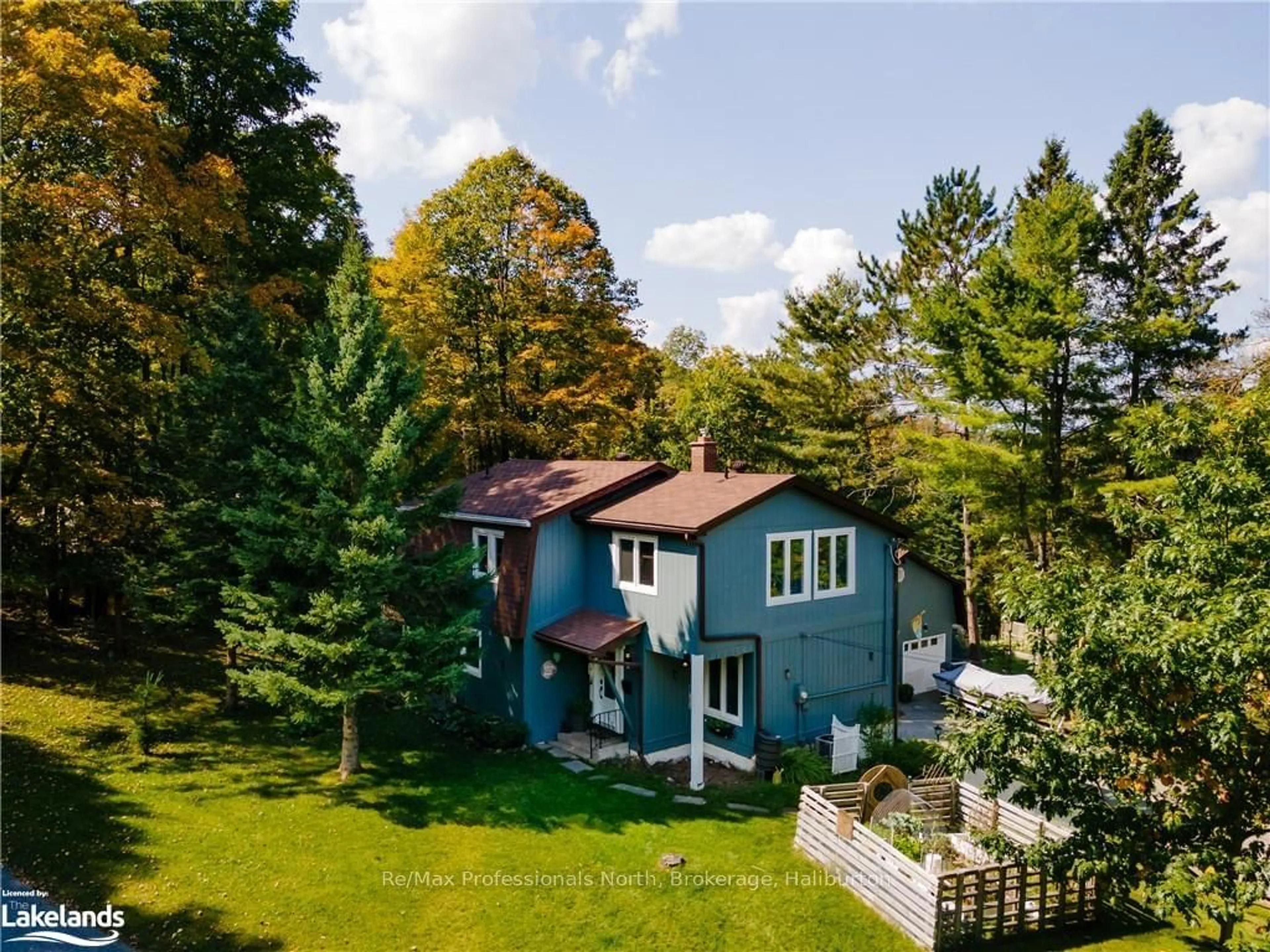 Frontside or backside of a home, cottage for 560 MOUNTAIN STREET, Dysart et al Ontario K0M 1S0