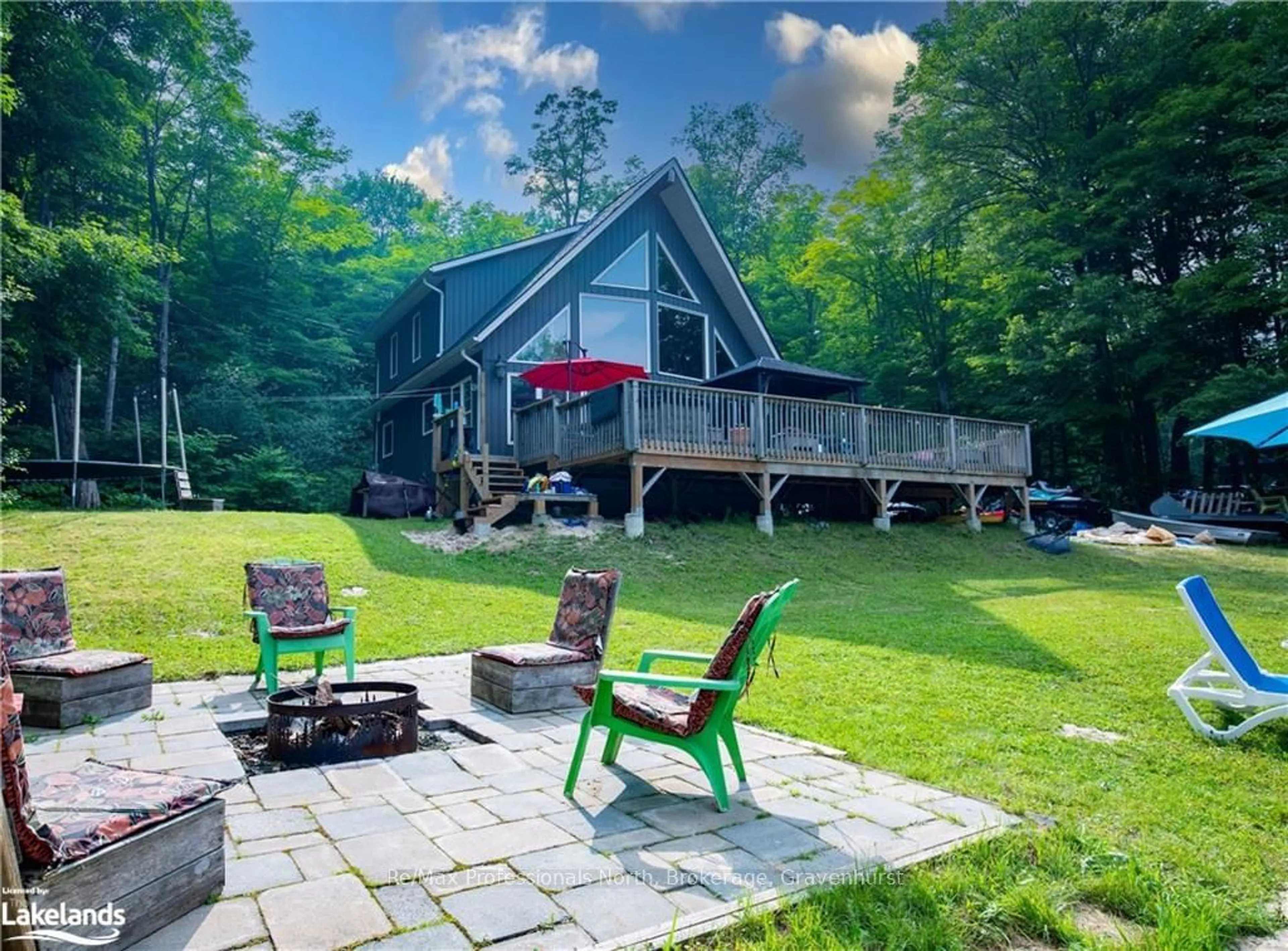 Patio, cottage for 1044 YOUNG'S Rd #1, Muskoka Lakes Ontario P0B 1J0