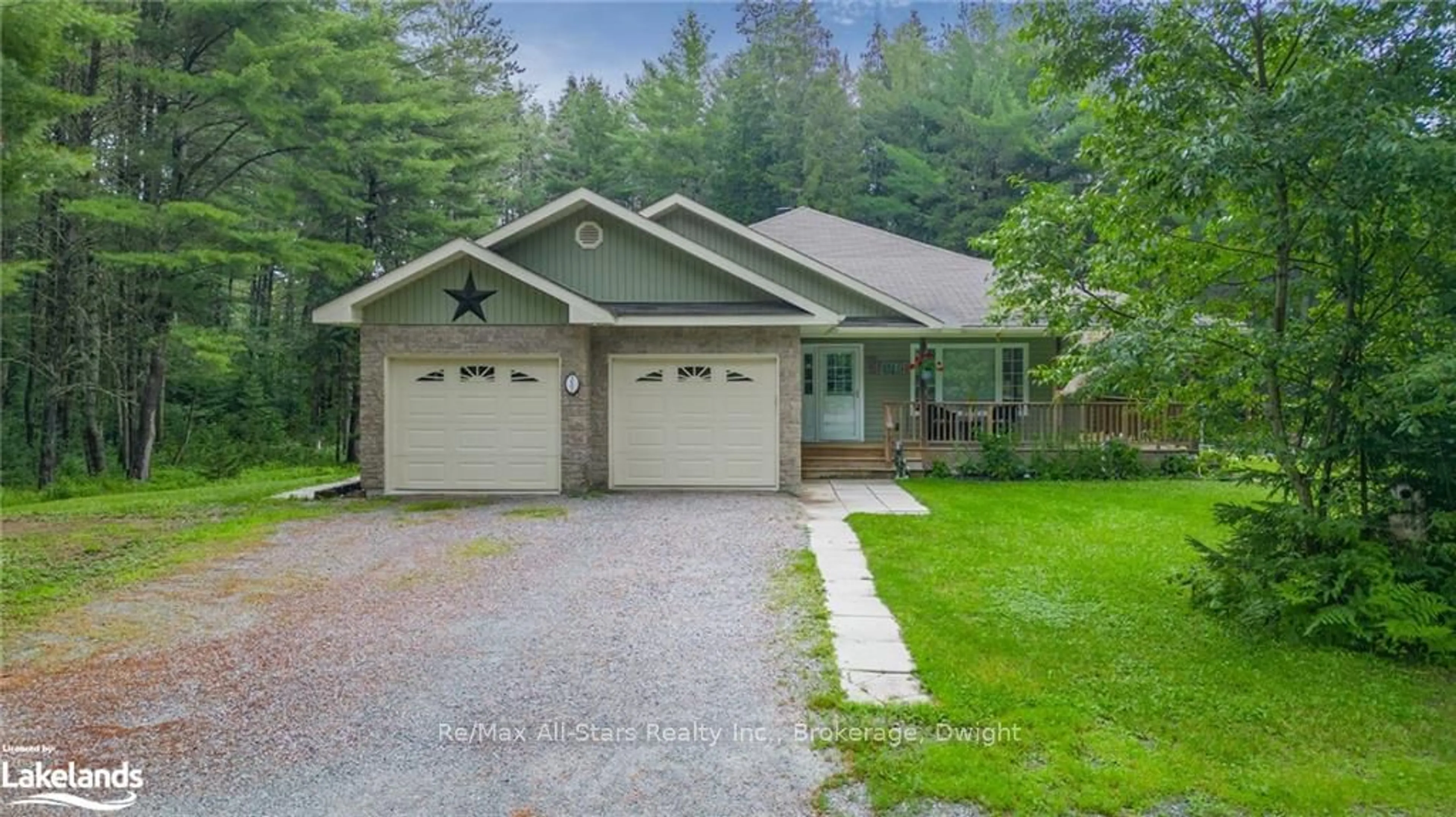 Frontside or backside of a home, cottage for 557 MARY LAKE Rd, Huntsville Ontario P0B 1L0