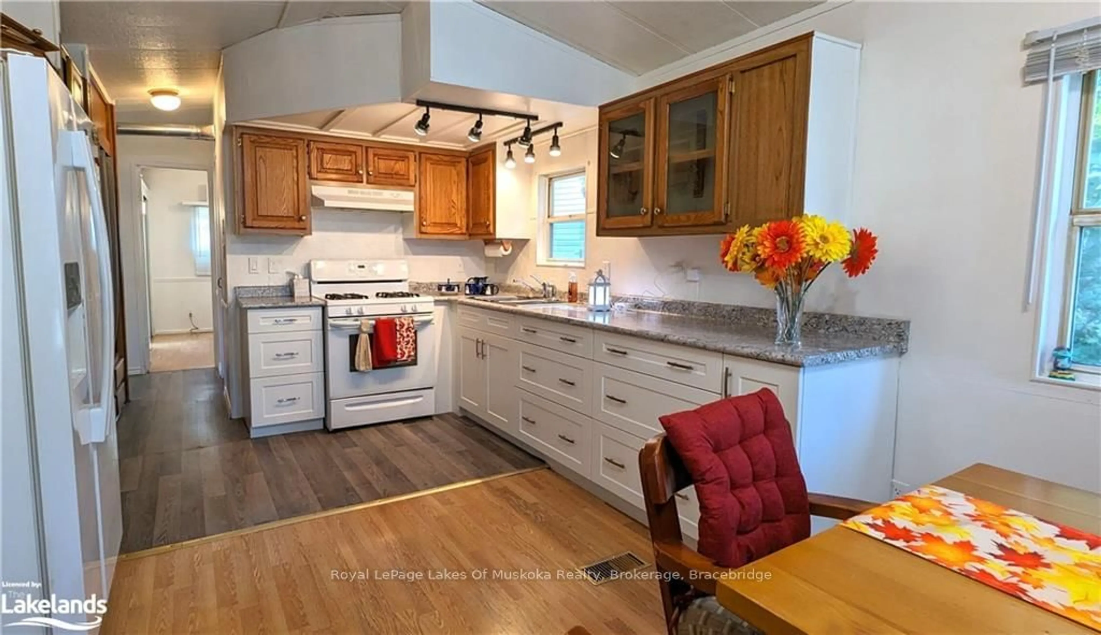 Standard kitchen, wood floors, cottage for 1007 RACOON Rd #92, Gravenhurst Ontario P1P 1R1