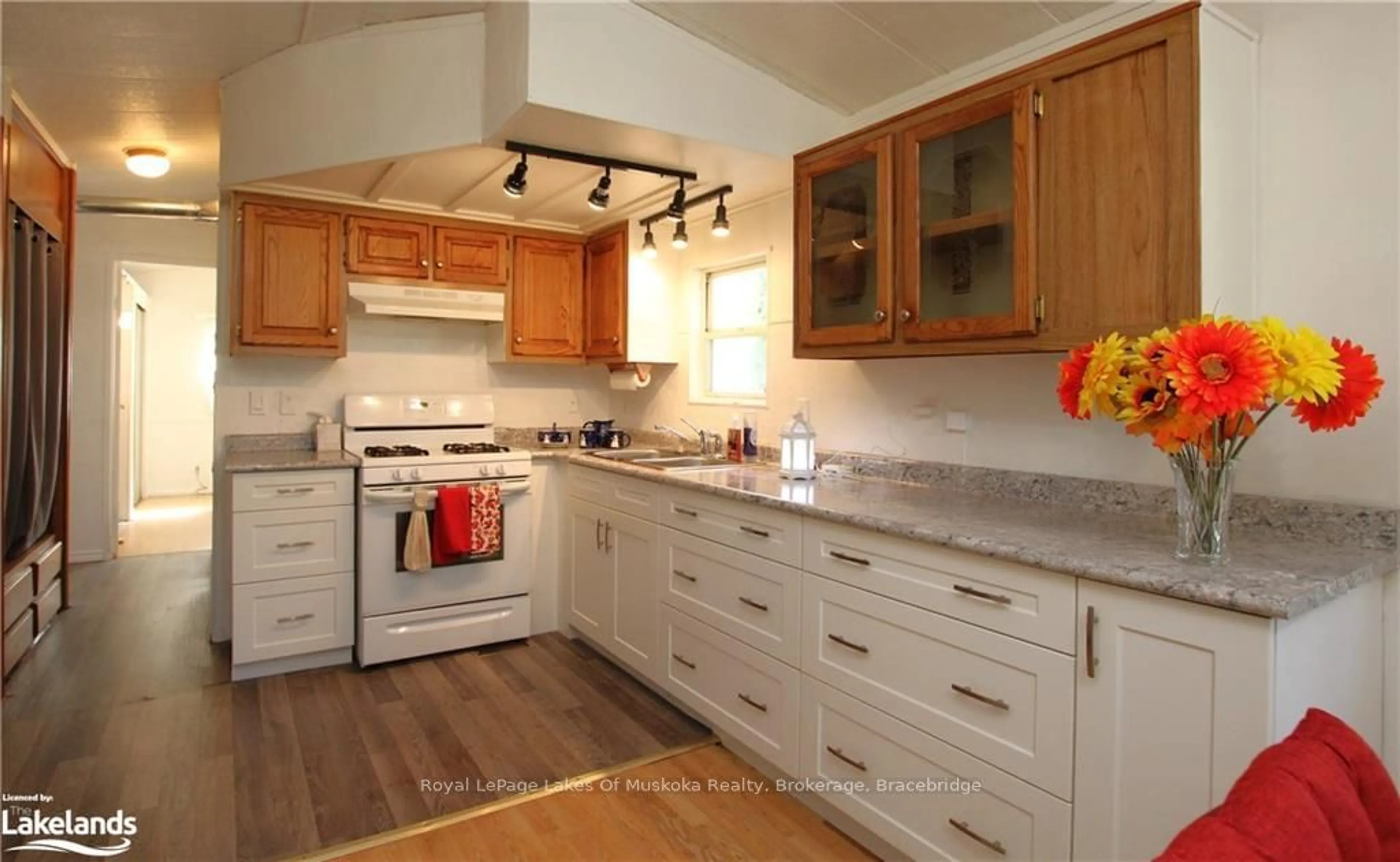 Kitchen, wood floors, cottage for 1007 RACOON Rd #92, Gravenhurst Ontario P1P 1R1