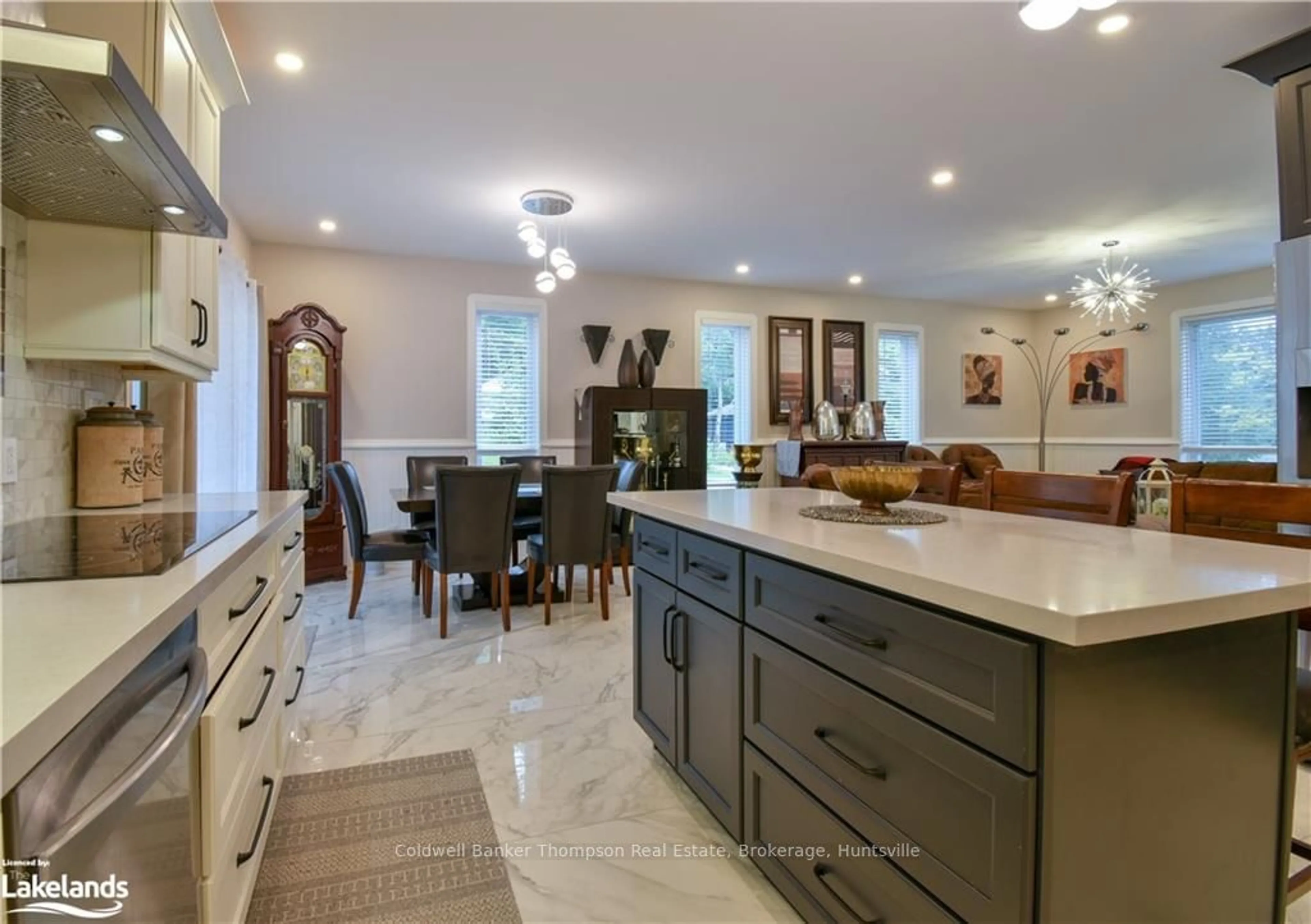 Open concept kitchen for 56 FLORENCE St, Huntsville Ontario P1H 1V5