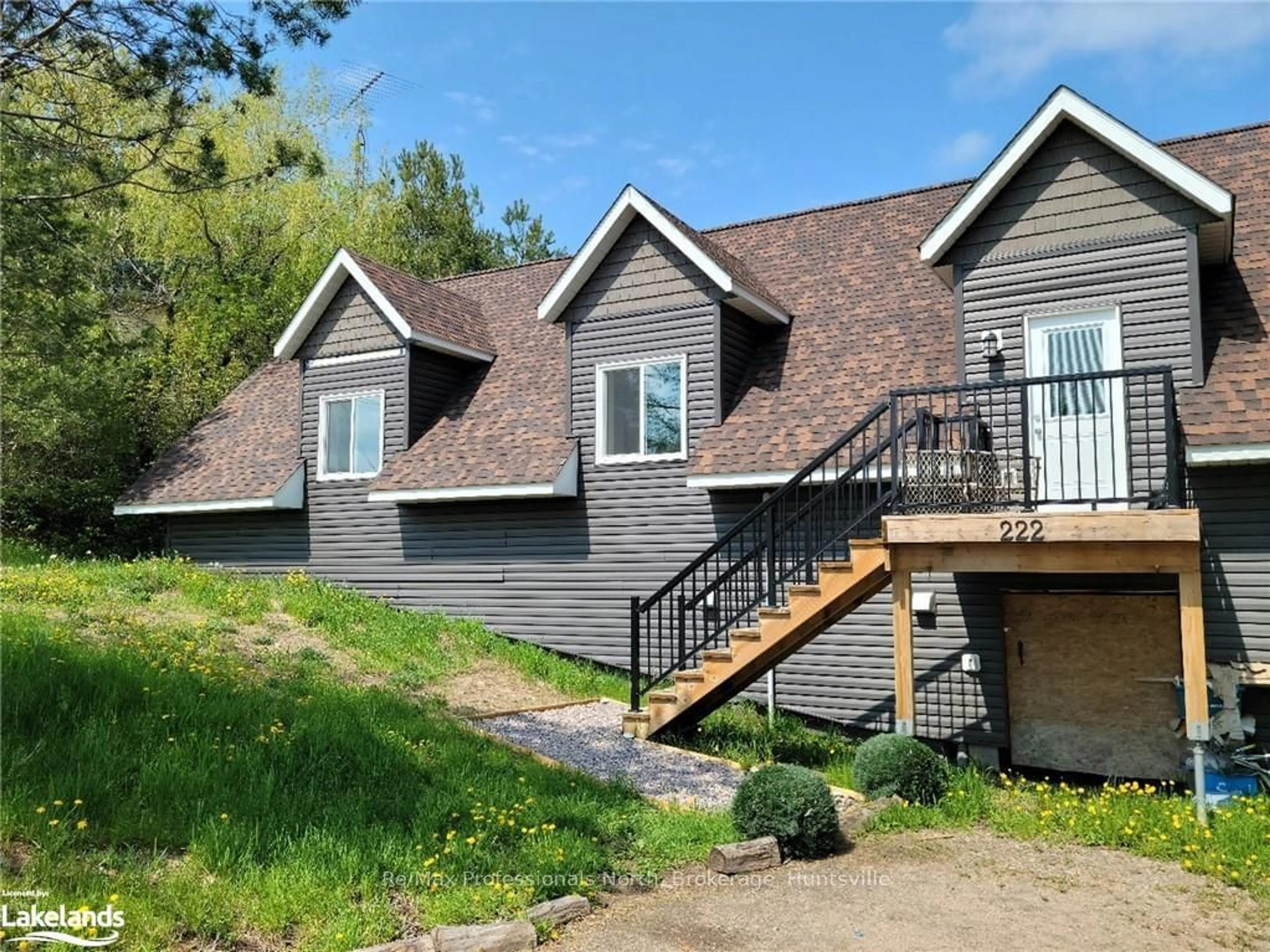 Frontside or backside of a home, cottage for 222 MAIN St, Burk's Falls Ontario P0A 1C0