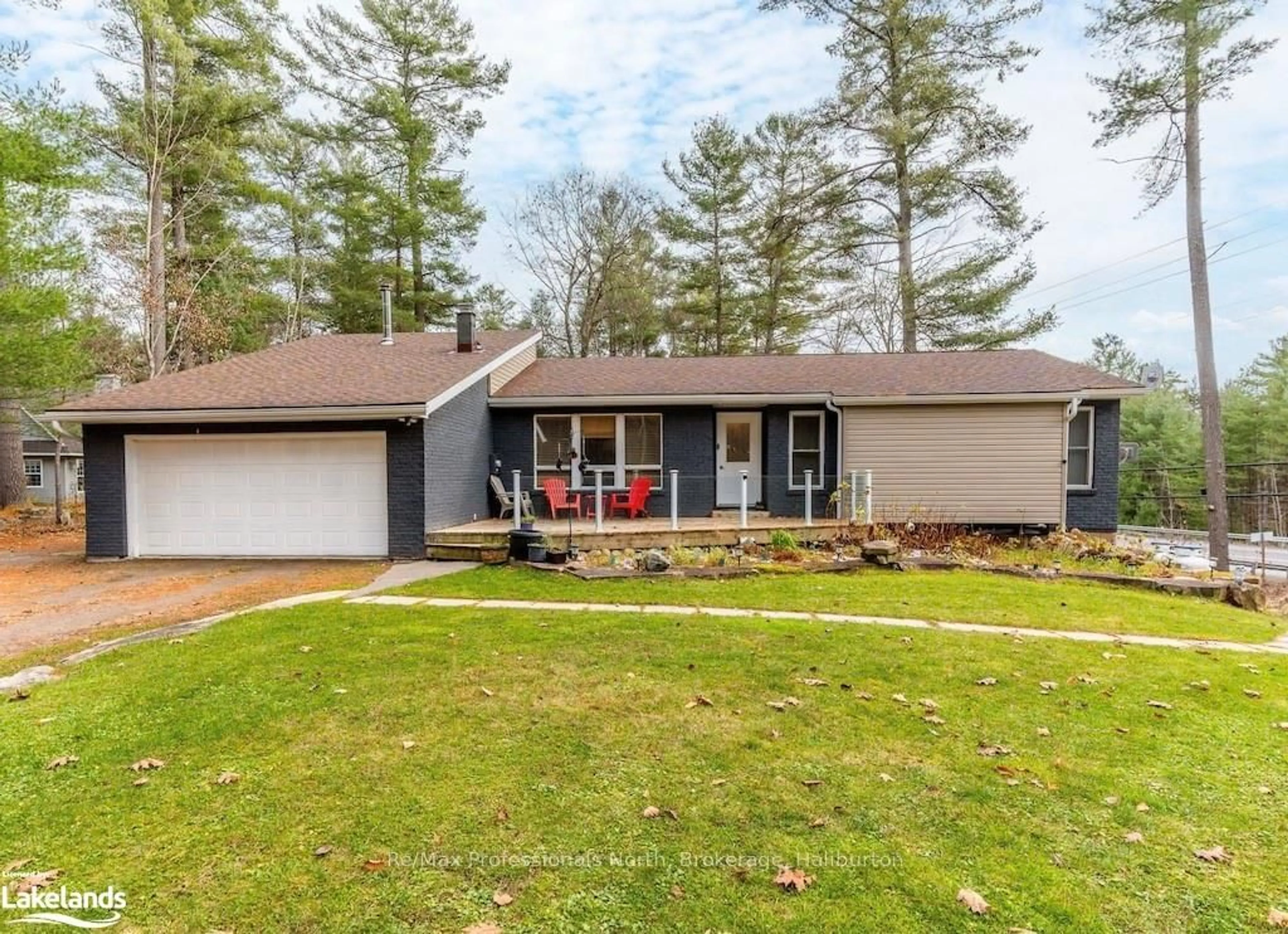 Frontside or backside of a home, cottage for 1012 PARASOL Dr, Algonquin Highlands Ontario K0M 1J2