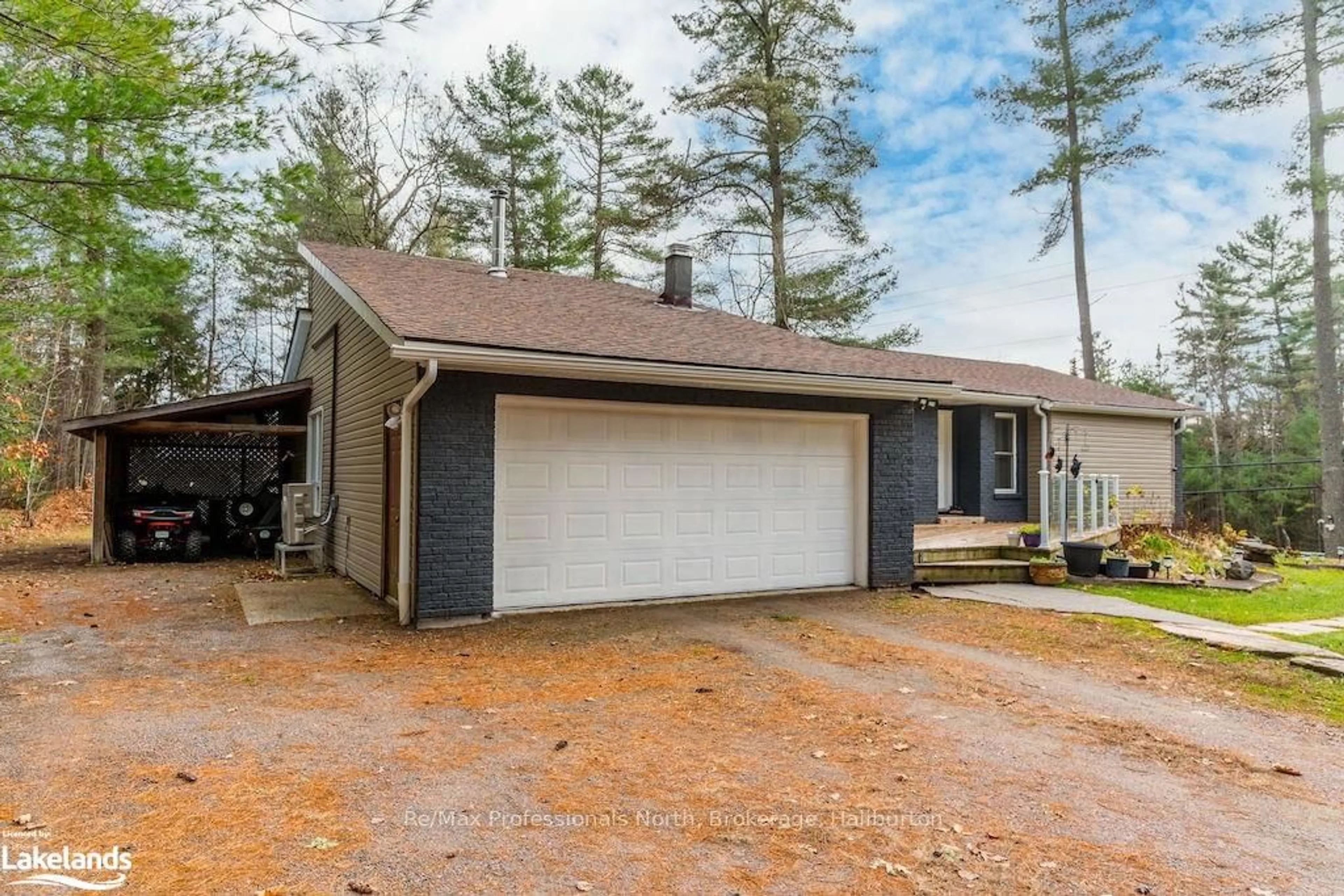 Frontside or backside of a home, cottage for 1012 PARASOL Dr, Algonquin Highlands Ontario K0M 1J2