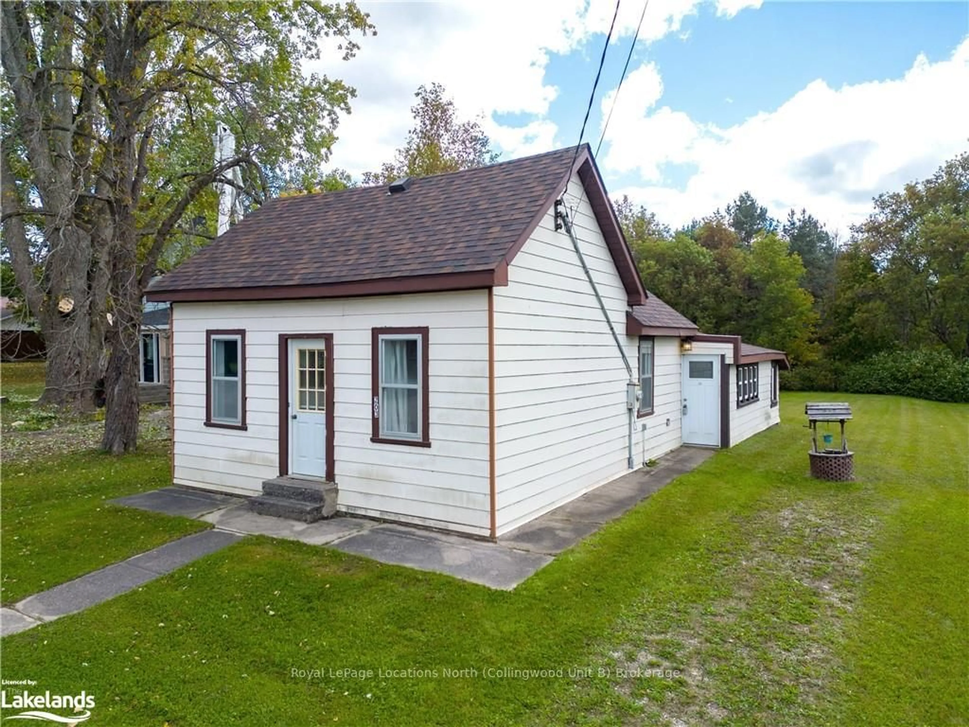 Frontside or backside of a home, cottage for 203 QUEEN St, South Bruce Peninsula Ontario N0H 1P0