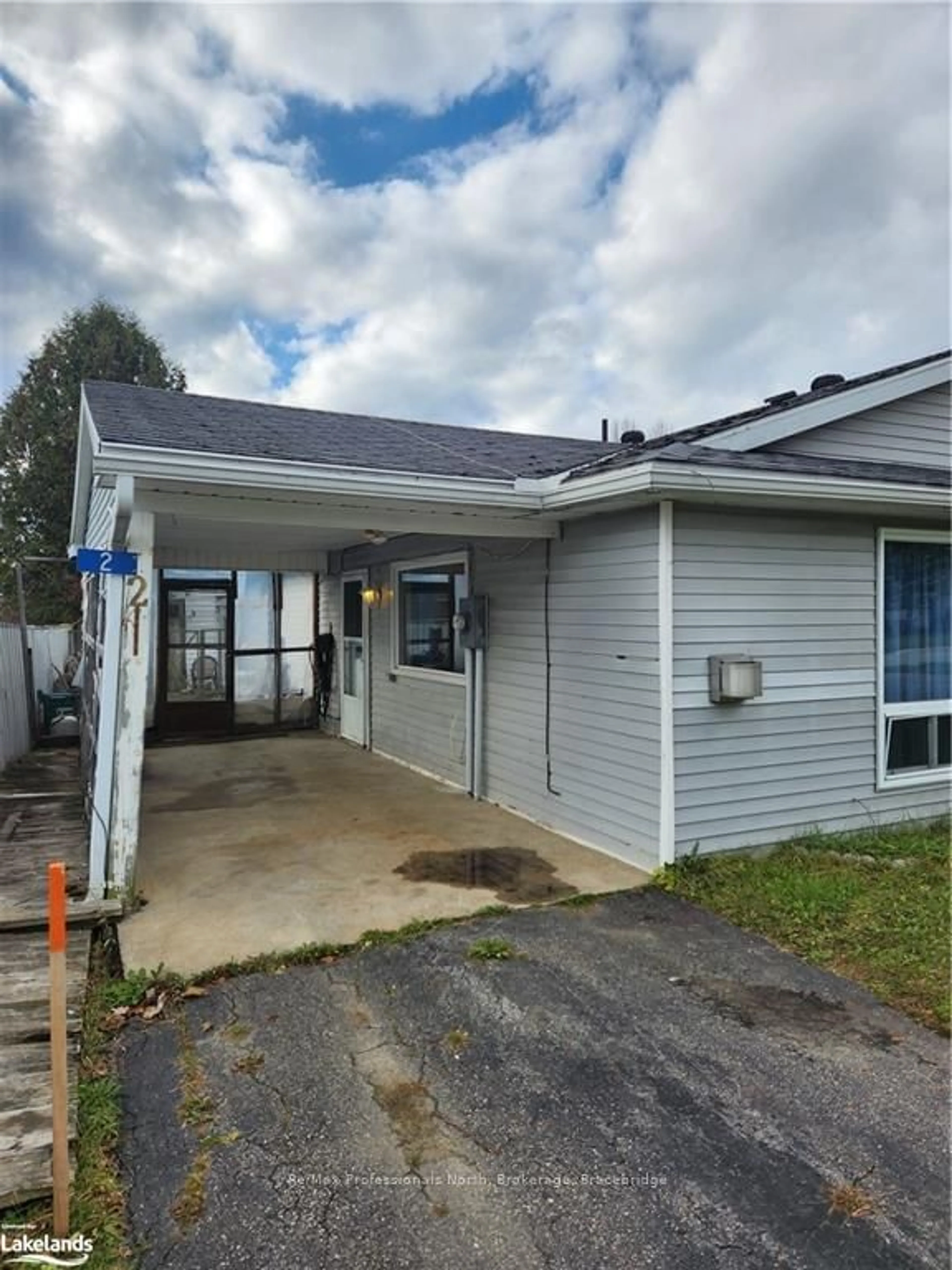 A pic from exterior of the house or condo, the front or back of building for 2 PINECONE Dr, Bracebridge Ontario P1L 2G3