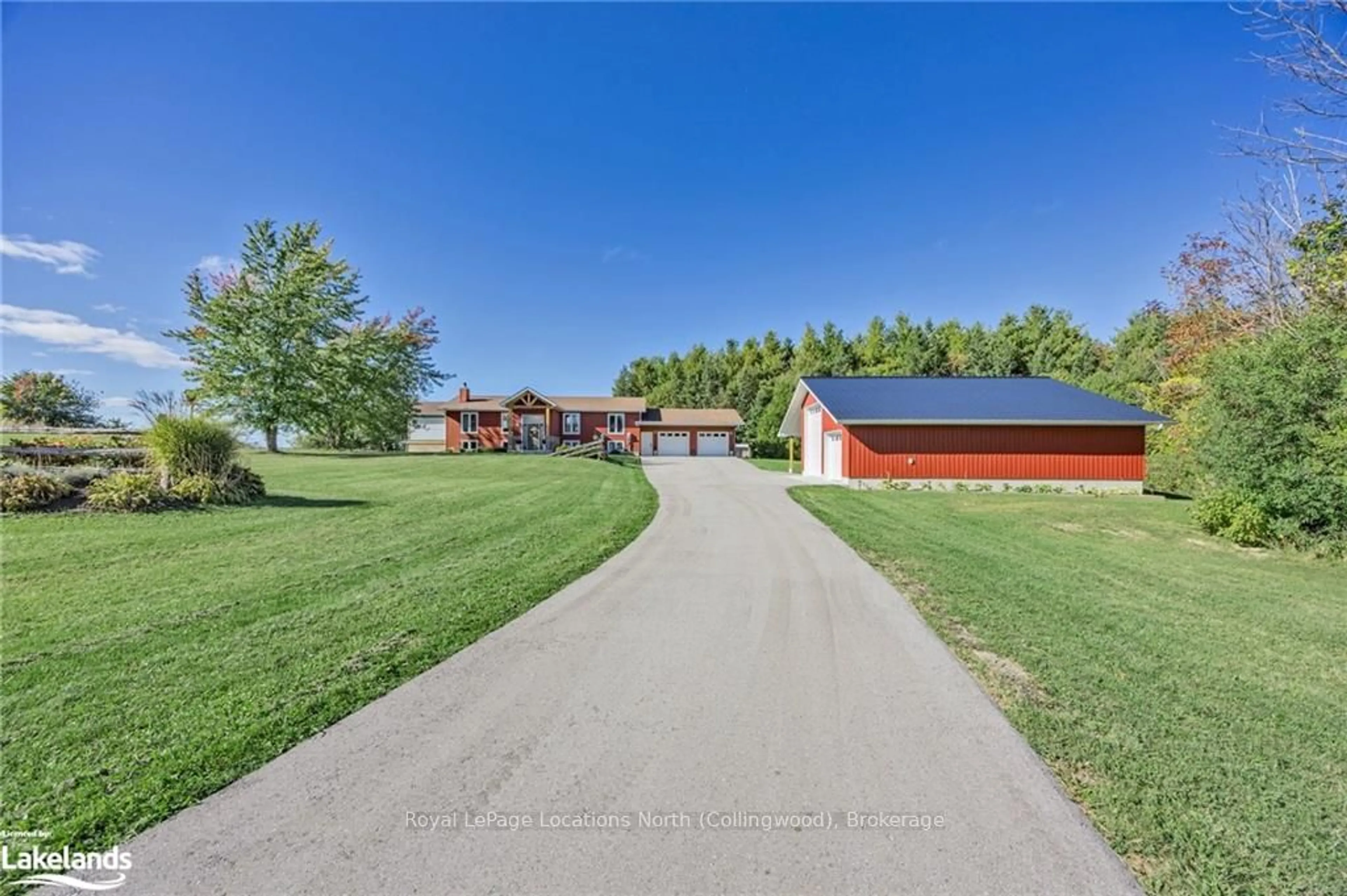 A pic from exterior of the house or condo, the street view for 111 FAWCETT Lane, Blue Mountains Ontario N0H 1J0