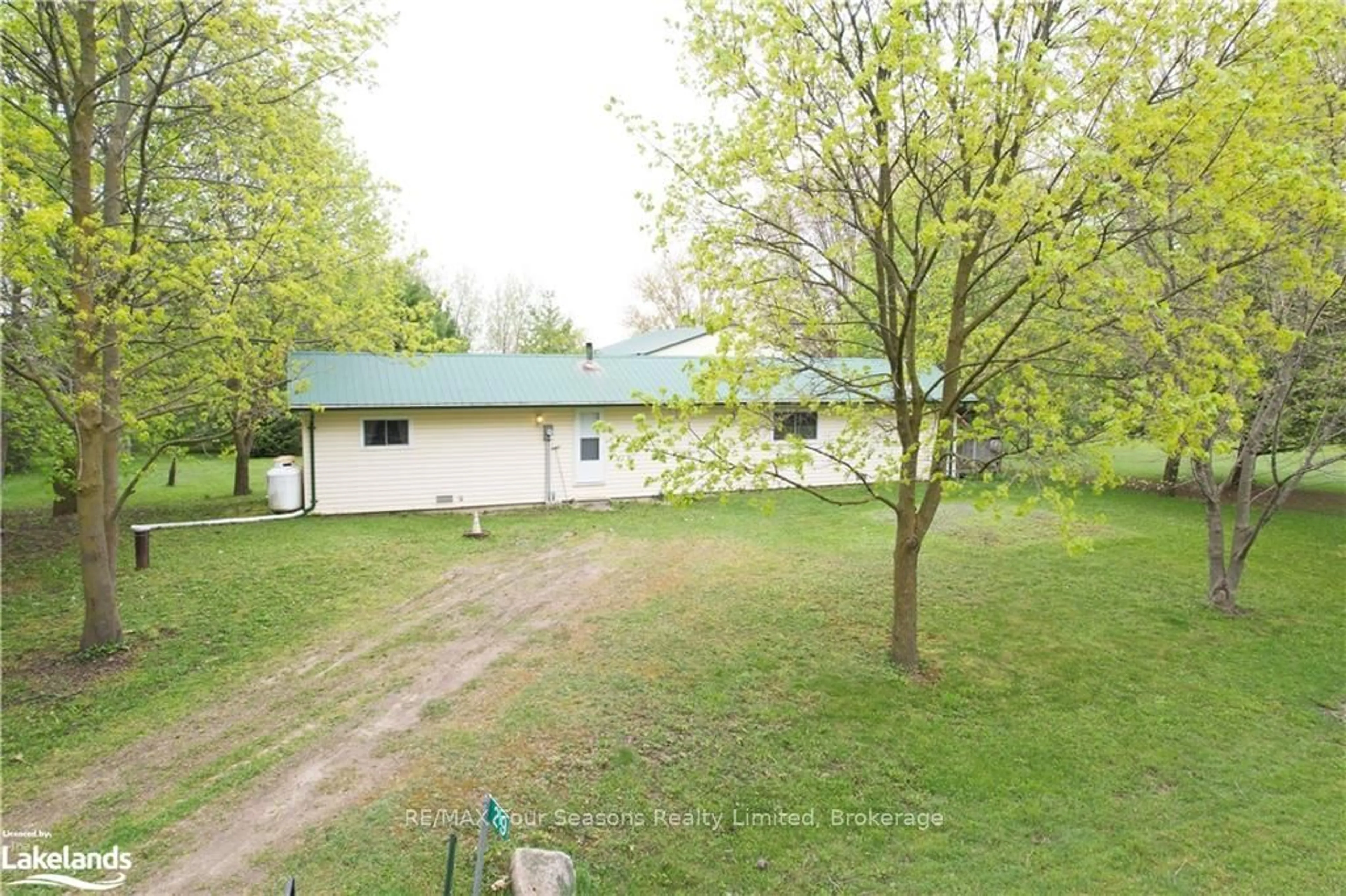 Frontside or backside of a home, cottage for 29 PAXTON St, Huron-Kinloss Ontario N0G 2B0