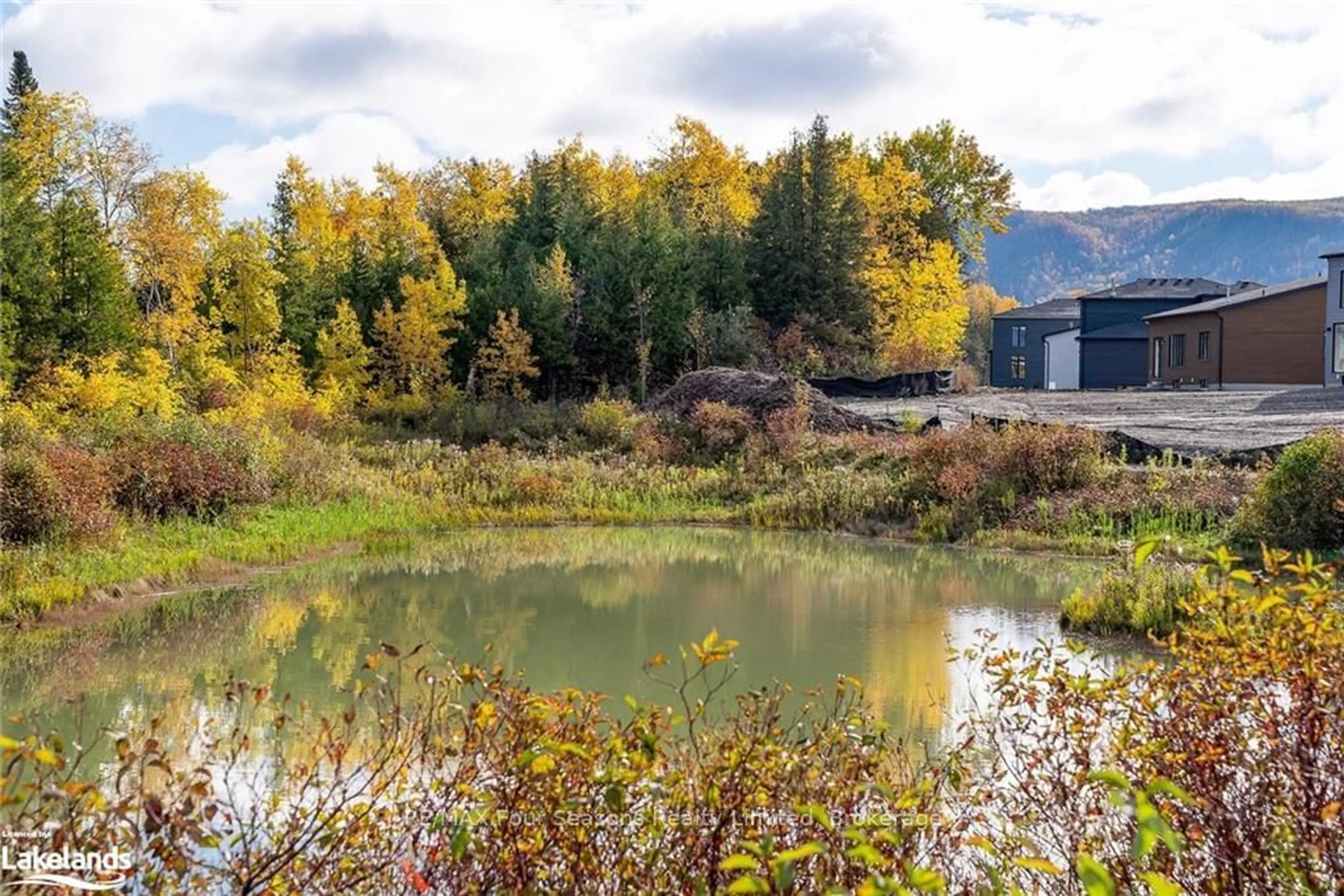 Shed for 112 GOLDIE Crt, Blue Mountains Ontario L9Y 0V5