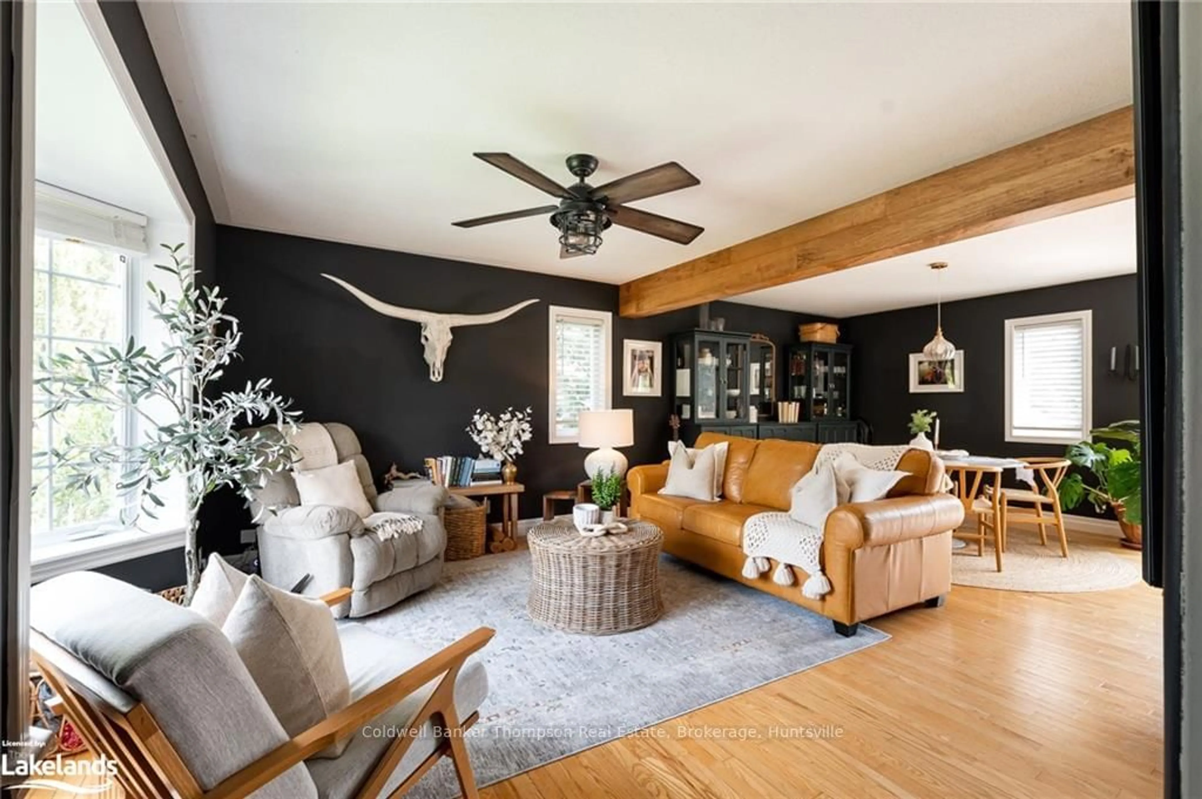 Living room, wood floors for 224 QUEEN St, Burk's Falls Ontario P0A 1C0