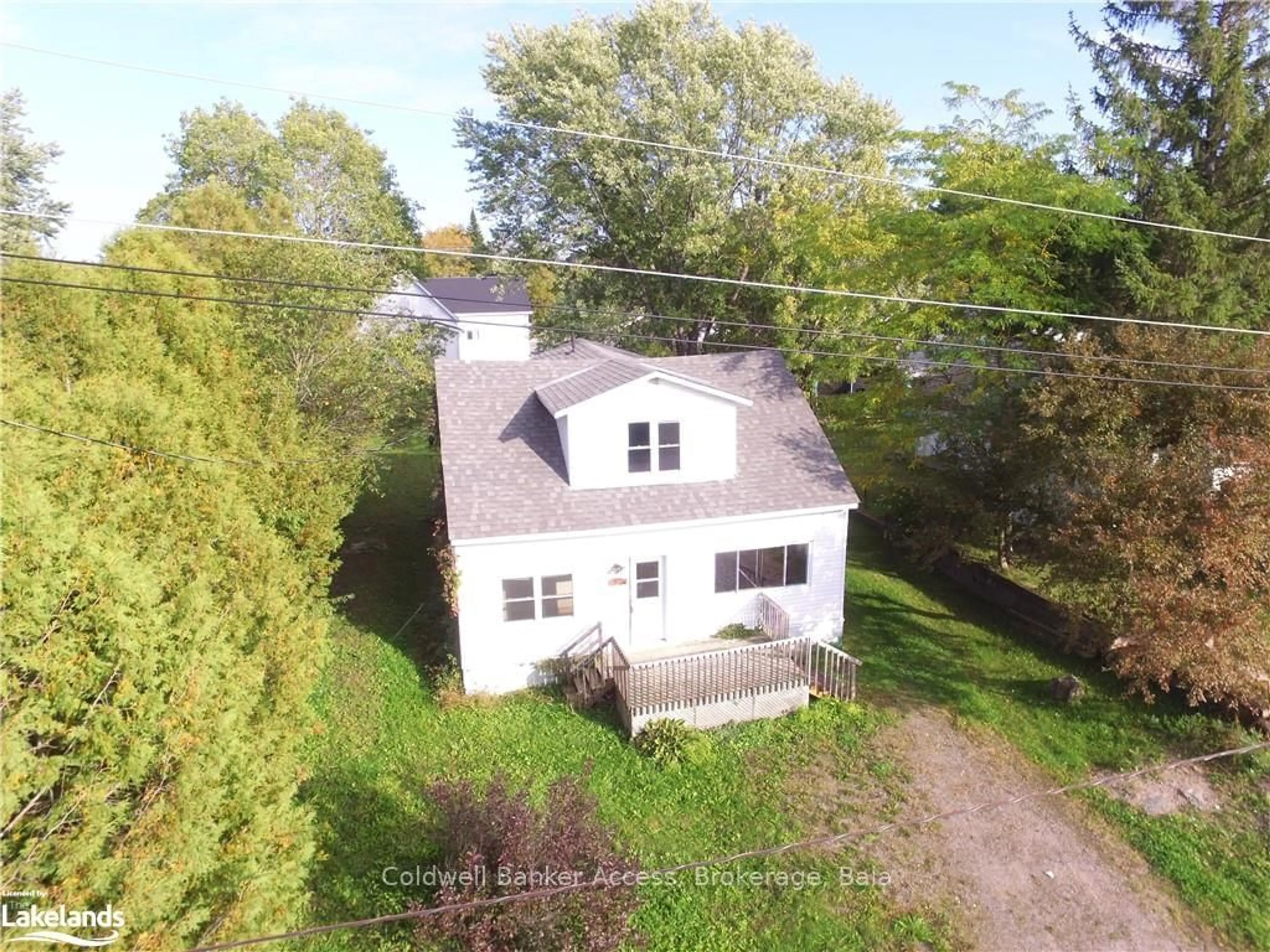 Frontside or backside of a home, cottage for 14 JOSEPH St, Georgian Bay Ontario P0C 1H0