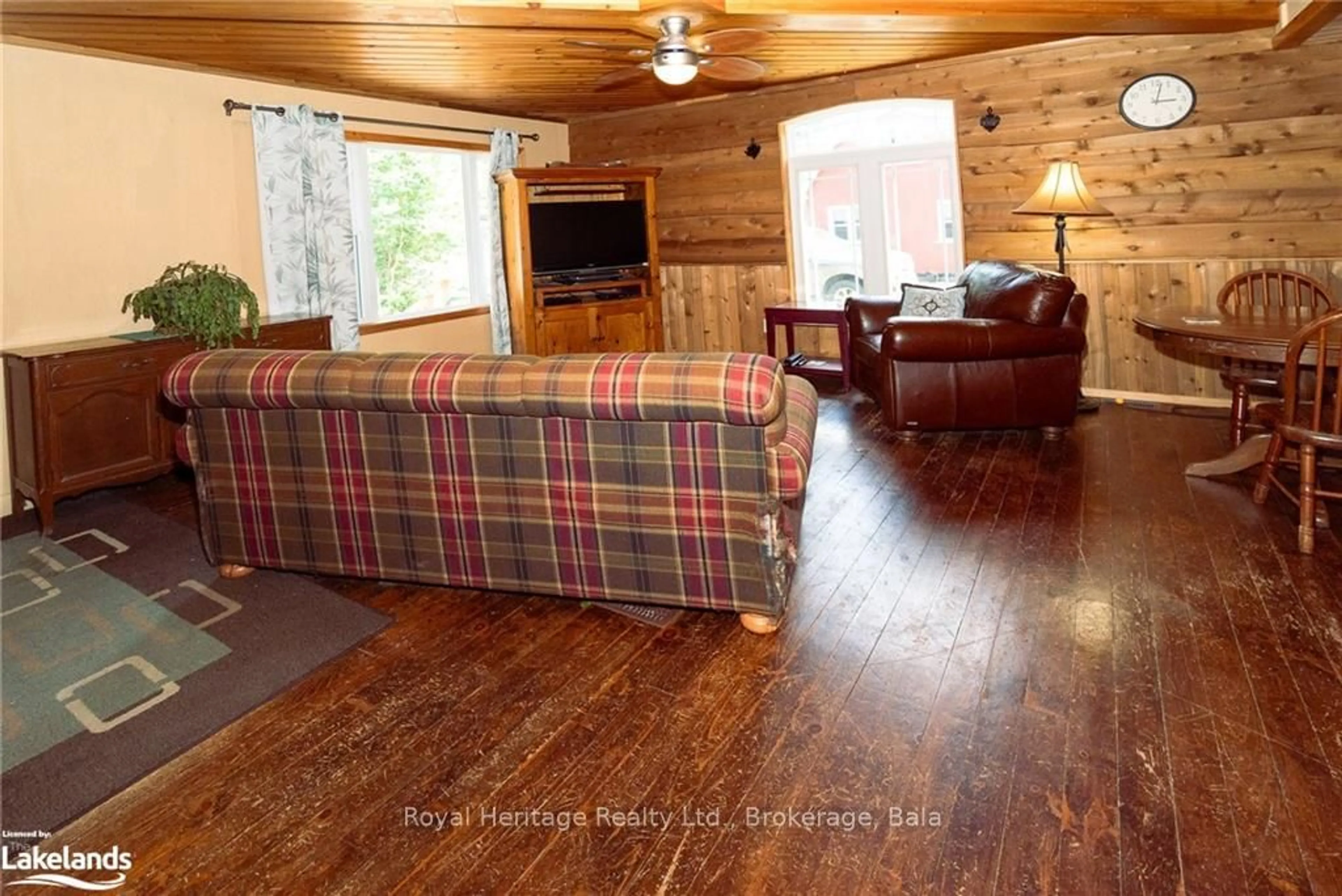 Living room, wood floors for 15591 35, Algonquin Highlands Ontario K0M 2K0