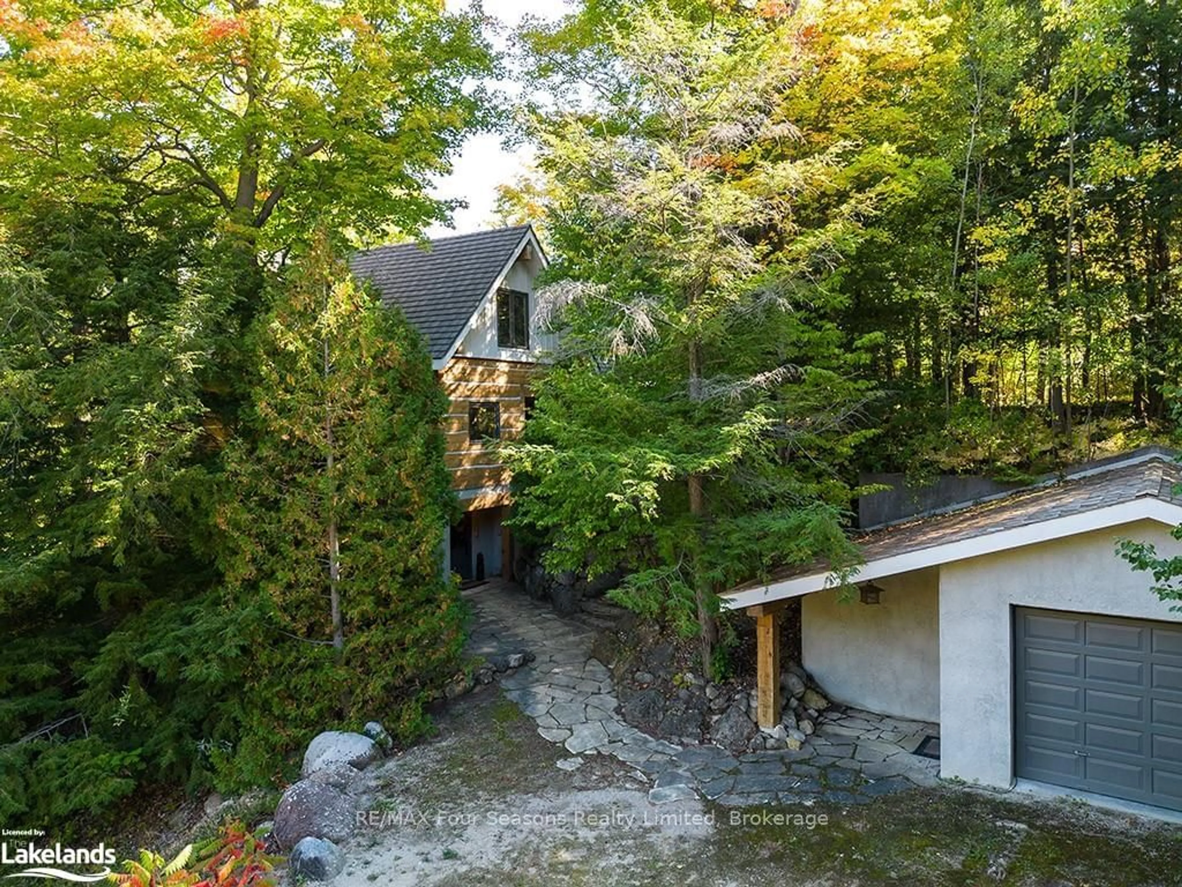 A pic from exterior of the house or condo, cottage for 155 ASPEN Way, Blue Mountains Ontario L9Y 0S7