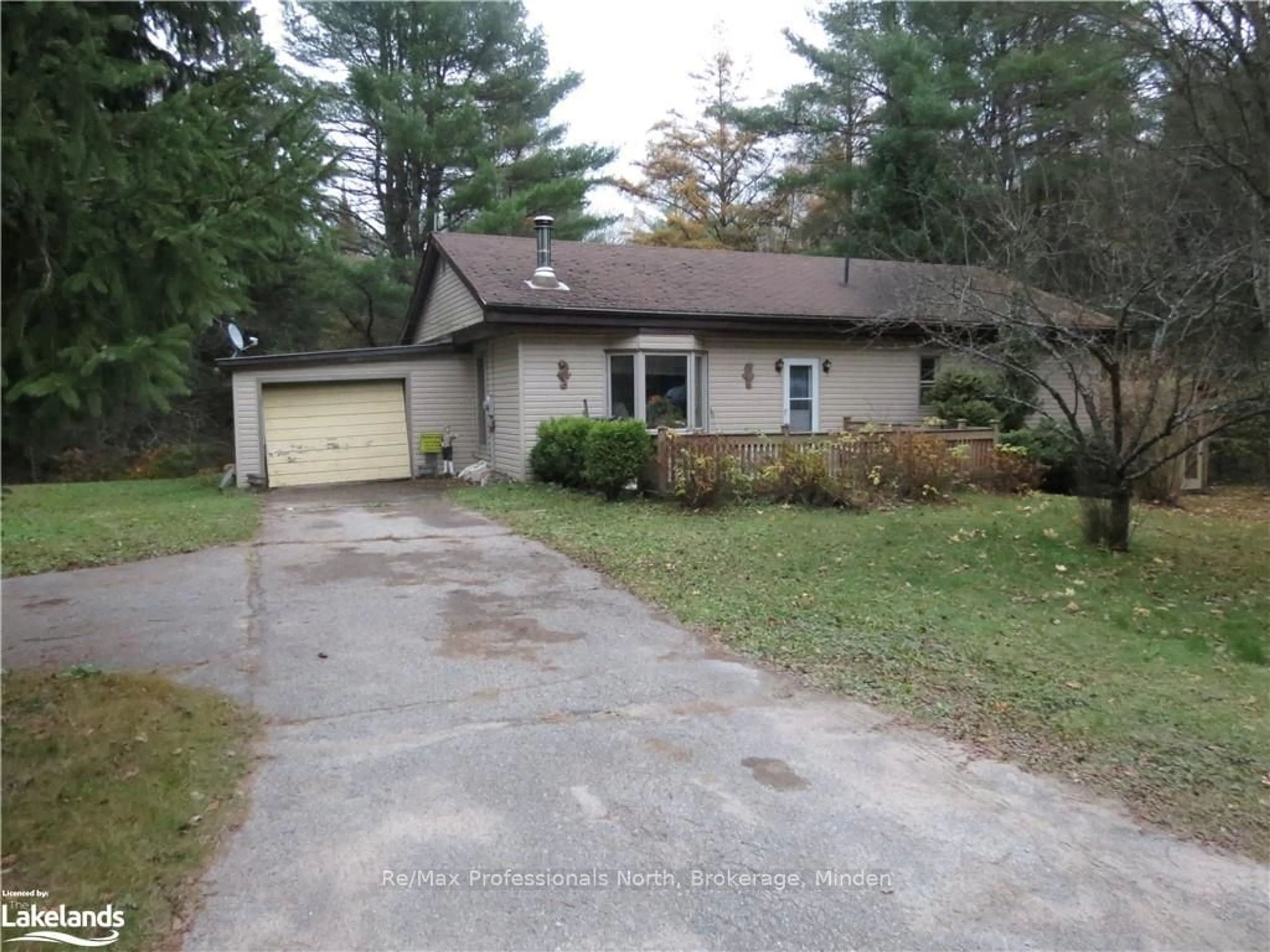 Frontside or backside of a home, cottage for 86 CREGO St, Kawartha Lakes Ontario K0M 1C0