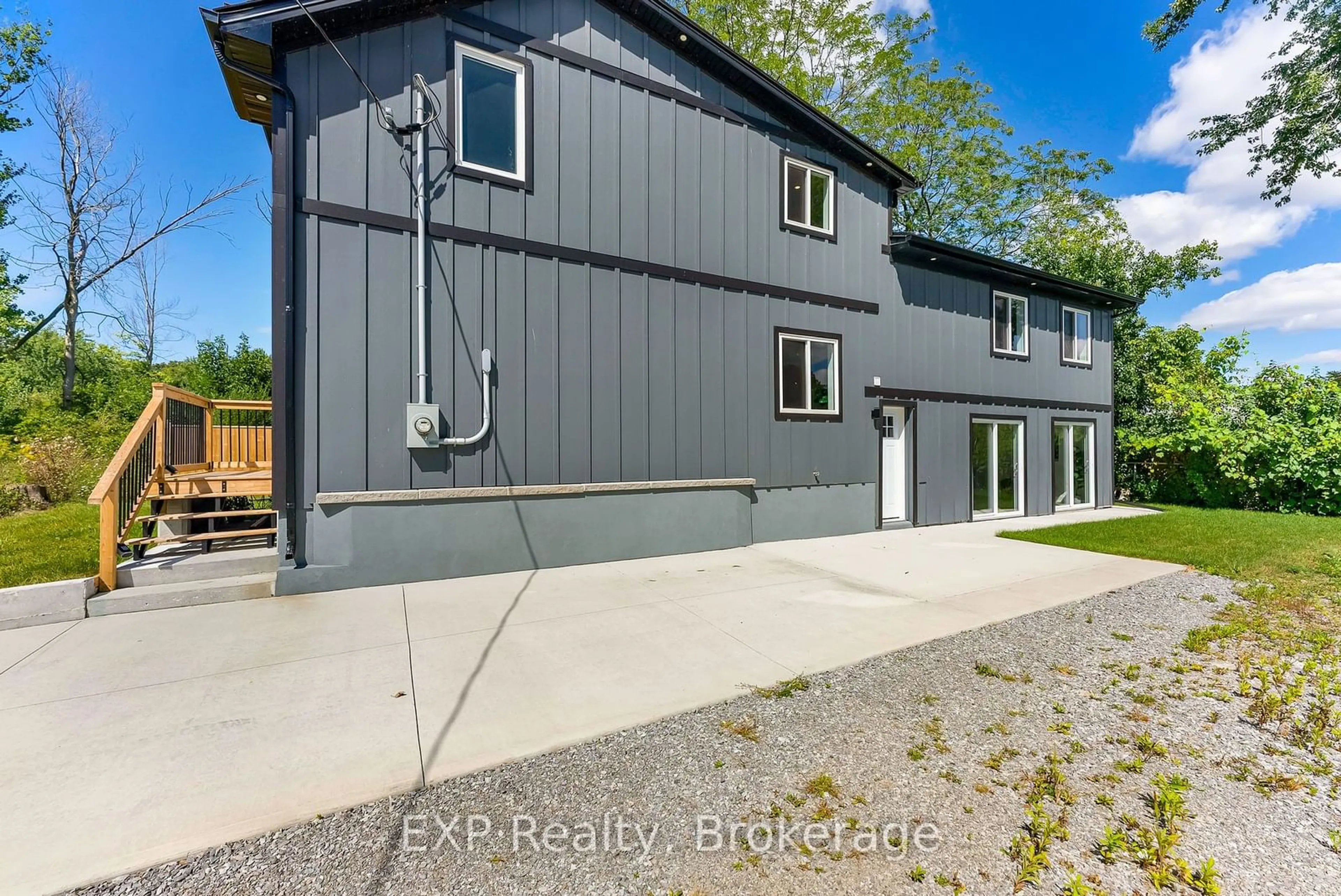 Frontside or backside of a home, the fenced backyard for 40 Parkview Ave, Fort Erie Ontario L2A 5L7