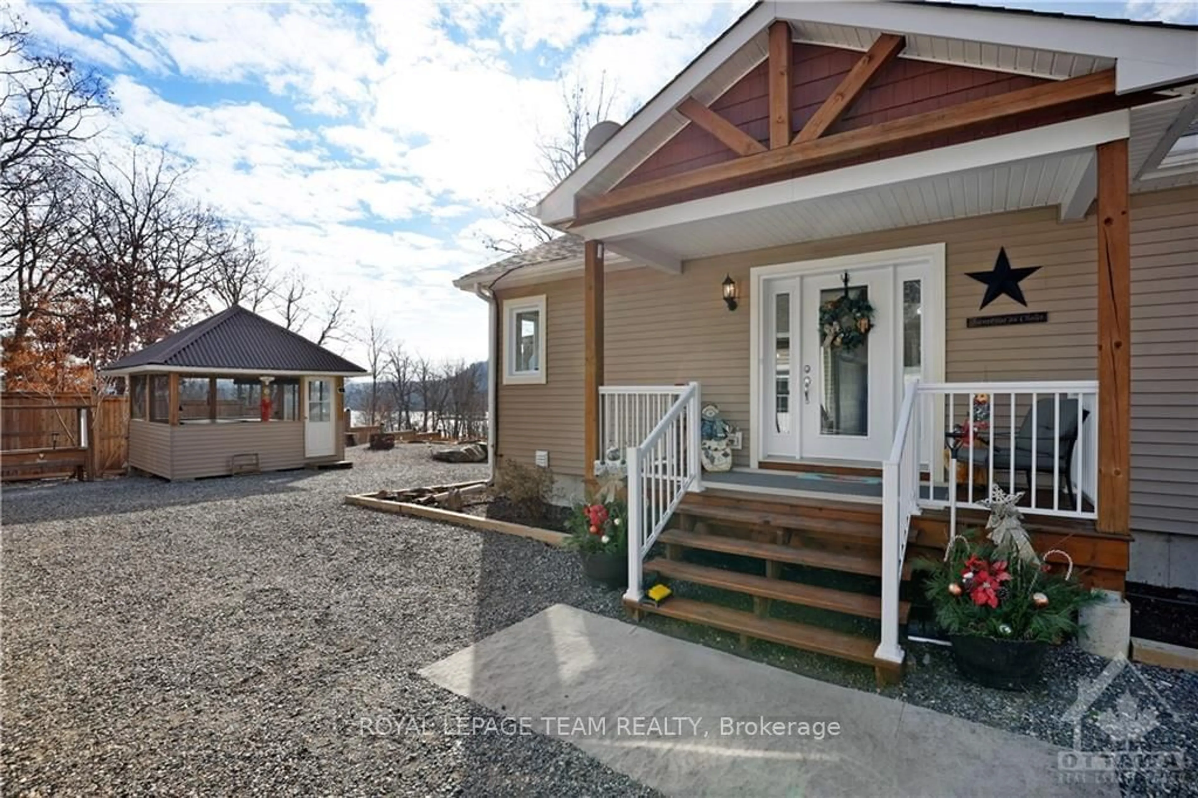 Frontside or backside of a home, cottage for 237 KENNEDY Rd, Greater Madawaska Ontario K0J 1H0