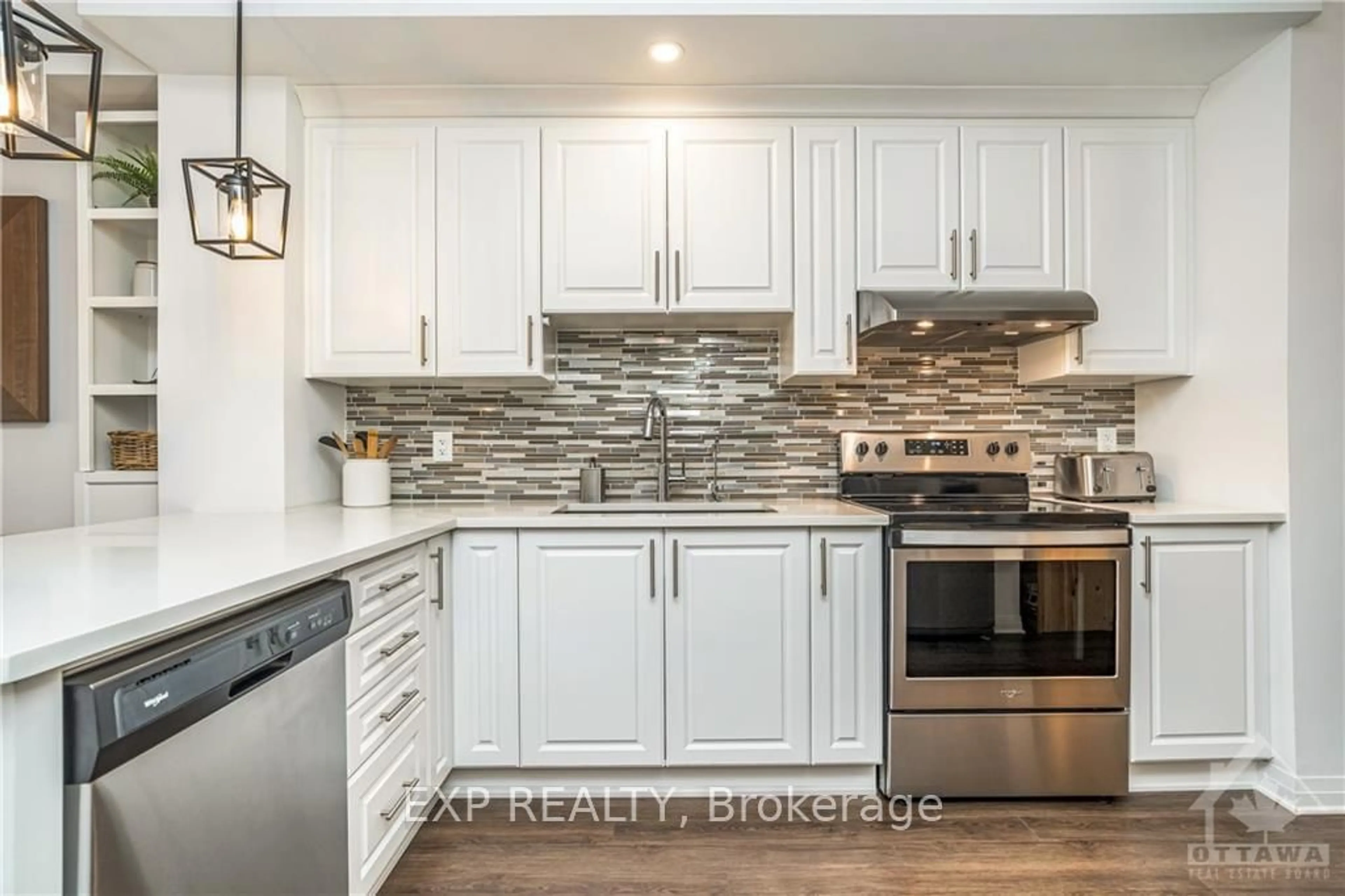 Contemporary kitchen, wood floors for 6 MONA MCBRIDE Dr, Arnprior Ontario K7S 0C6