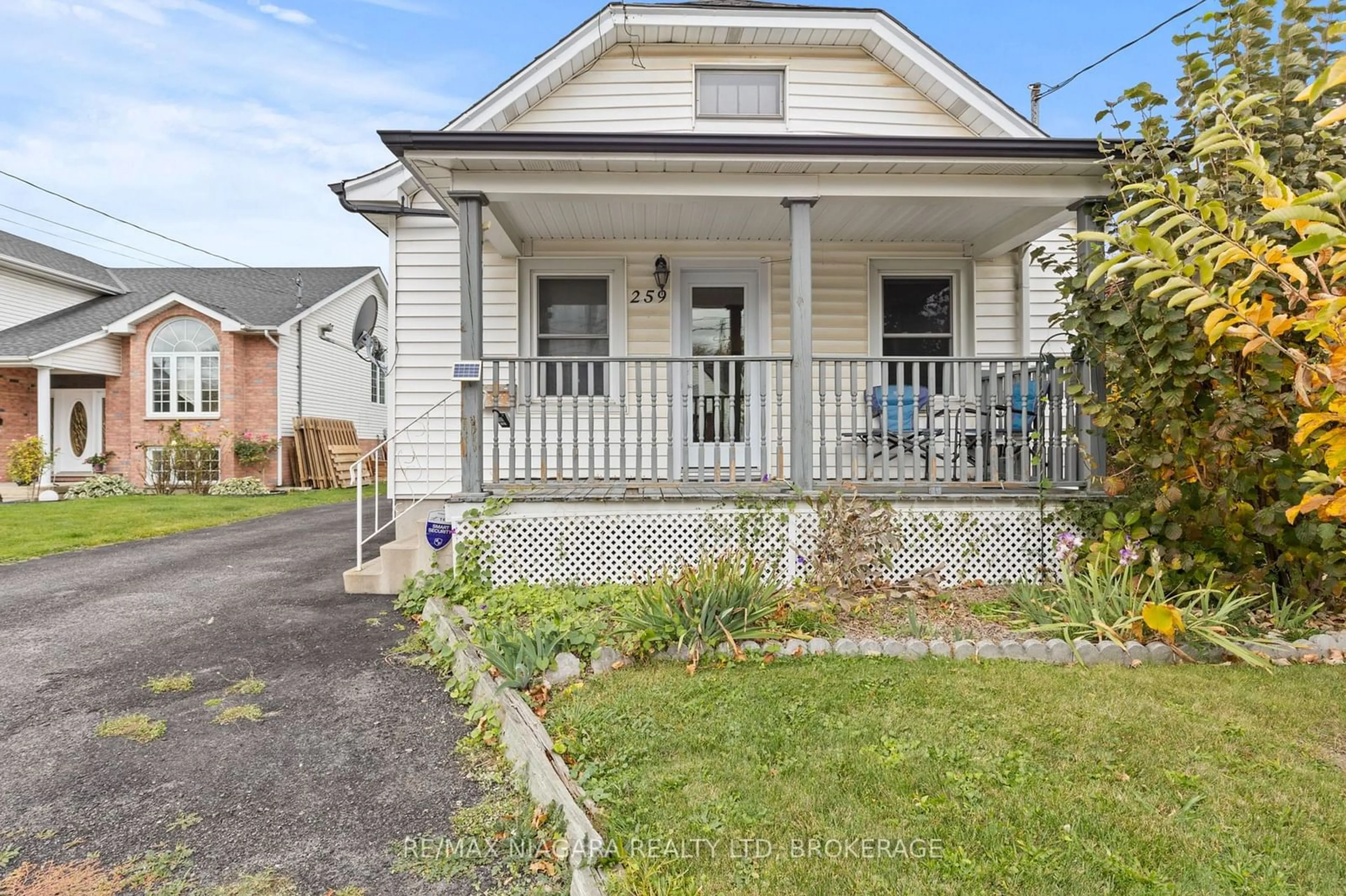 Frontside or backside of a home, cottage for 259 NIAGARA St, St. Catharines Ontario L2M 4V5