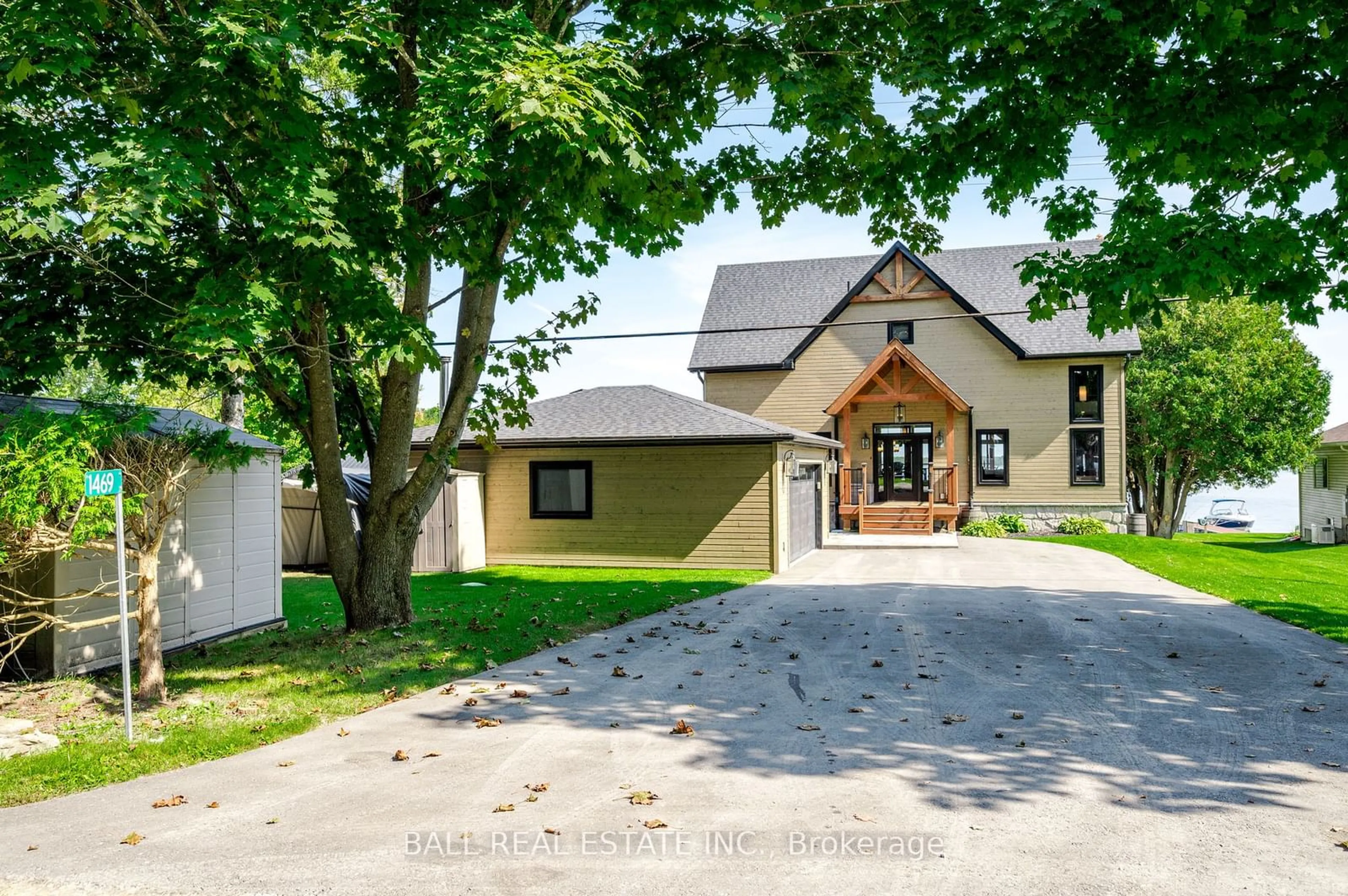 Frontside or backside of a home, cottage for 1469 Shannon Dr, Smith-Ennismore-Lakefield Ontario K0L 1T0