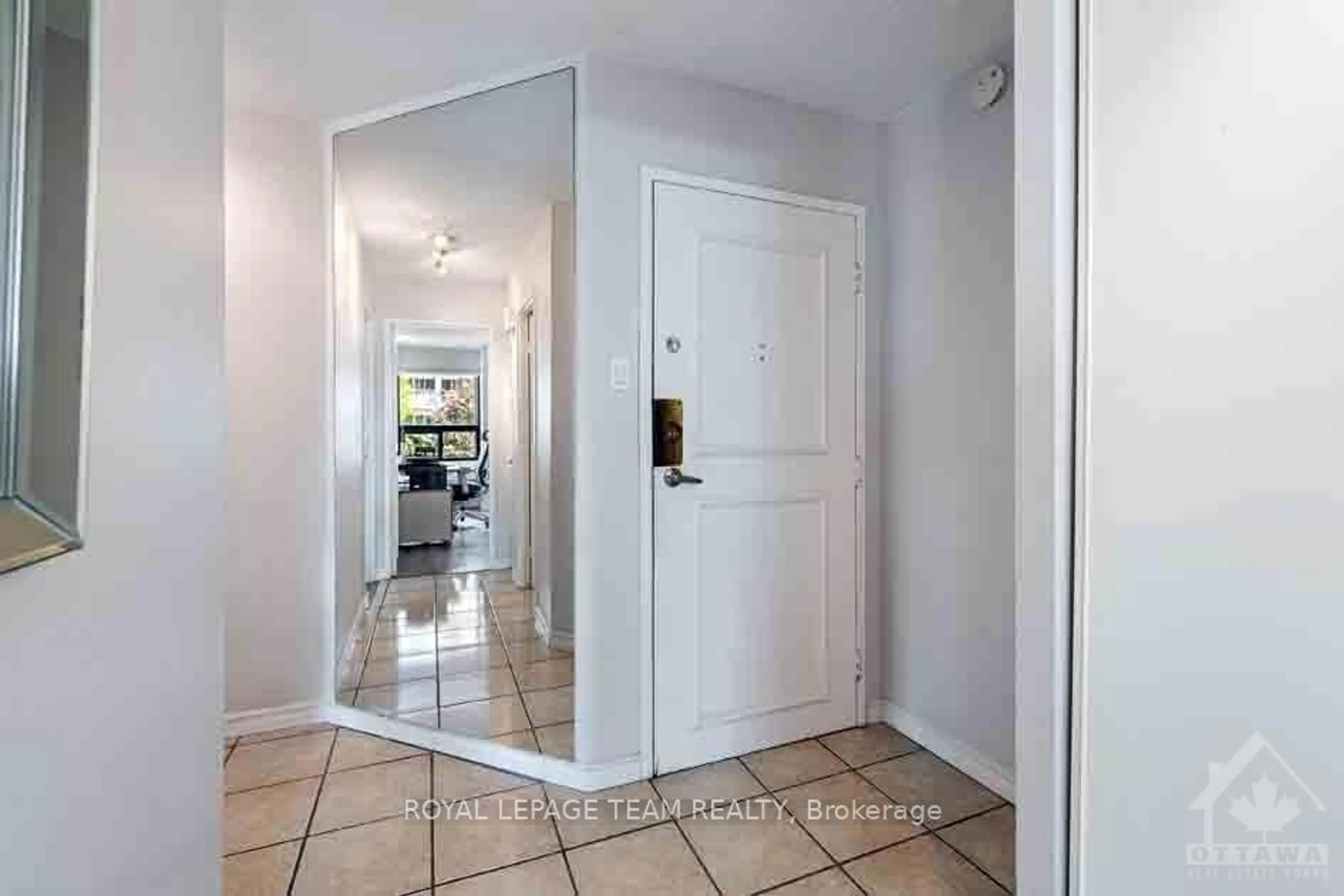 Indoor entryway, not visible floor for 40 ARTHUR St #304, West Centre Town Ontario K1R 7T5