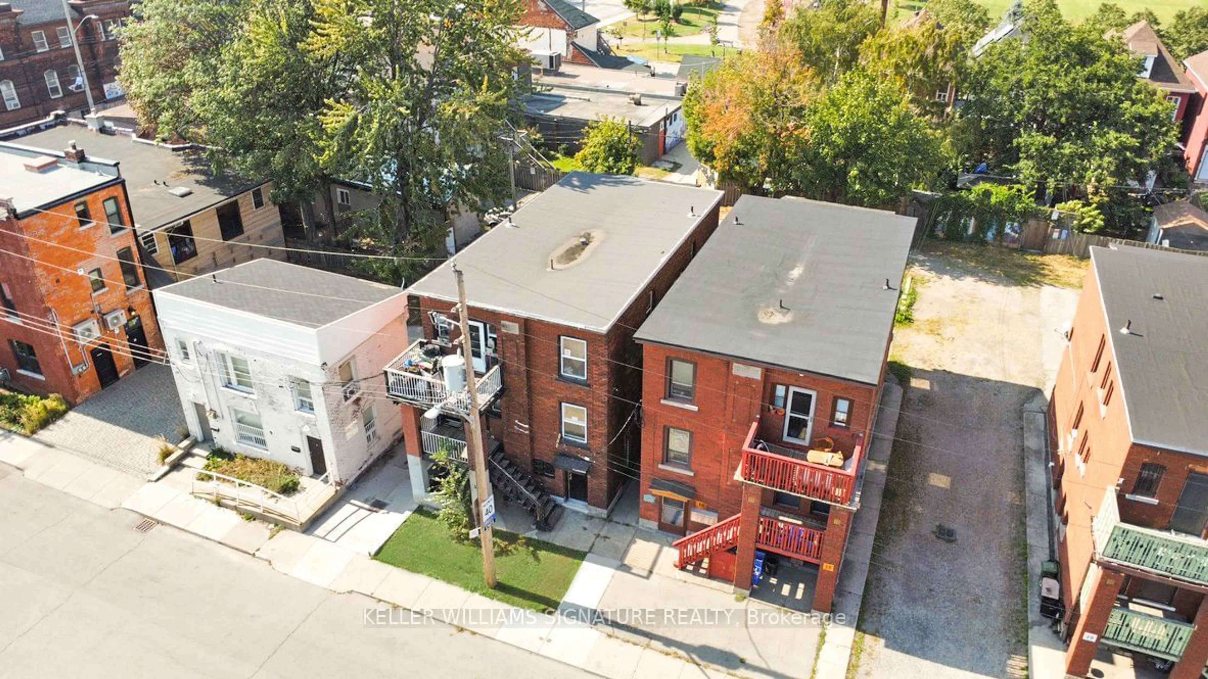 A pic from exterior of the house or condo, the front or back of building for 13 Westinghouse Ave, Hamilton Ontario L8L 6E4