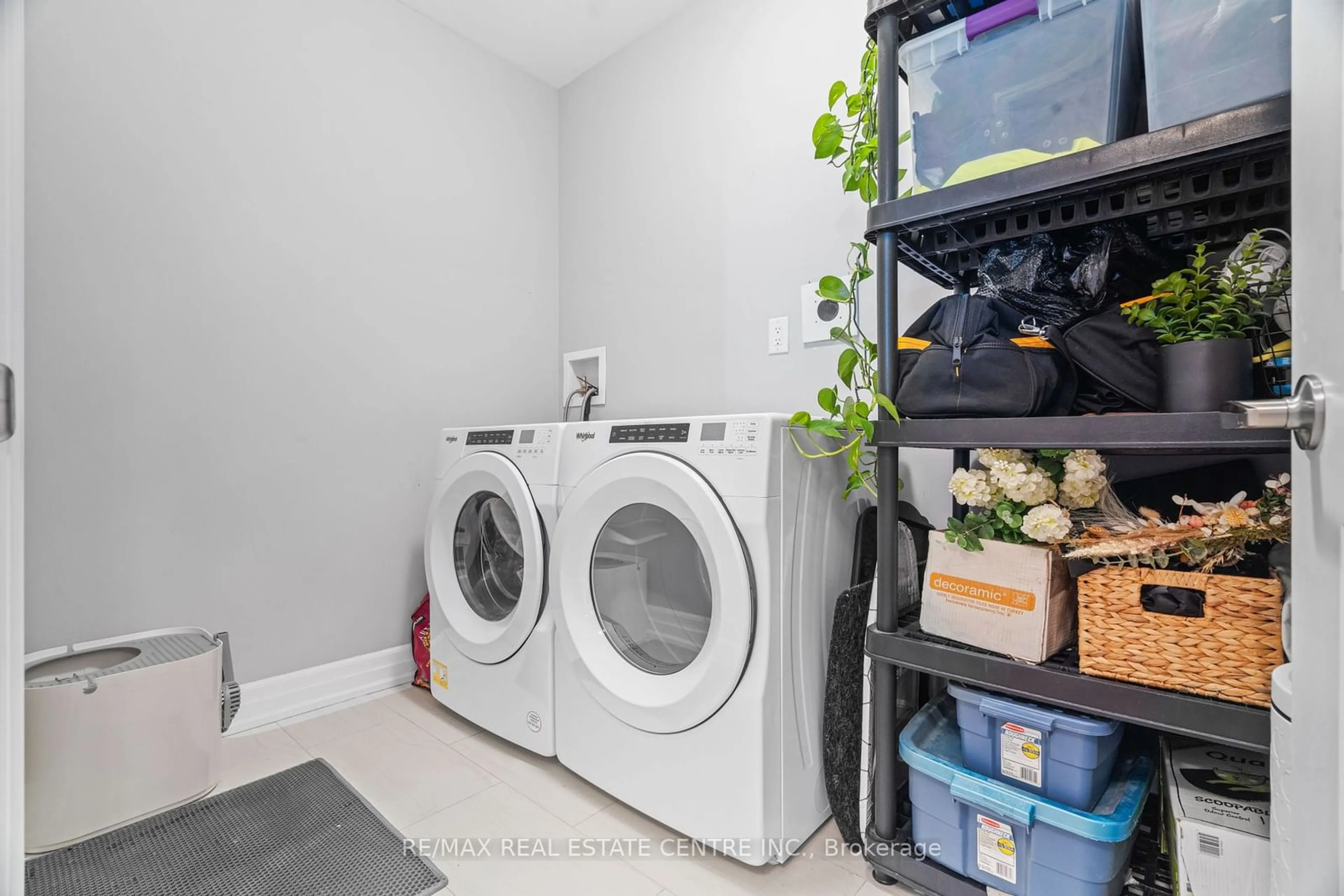 Laundry room for 1880 Gordon St #406, Guelph Ontario N1L 0P5