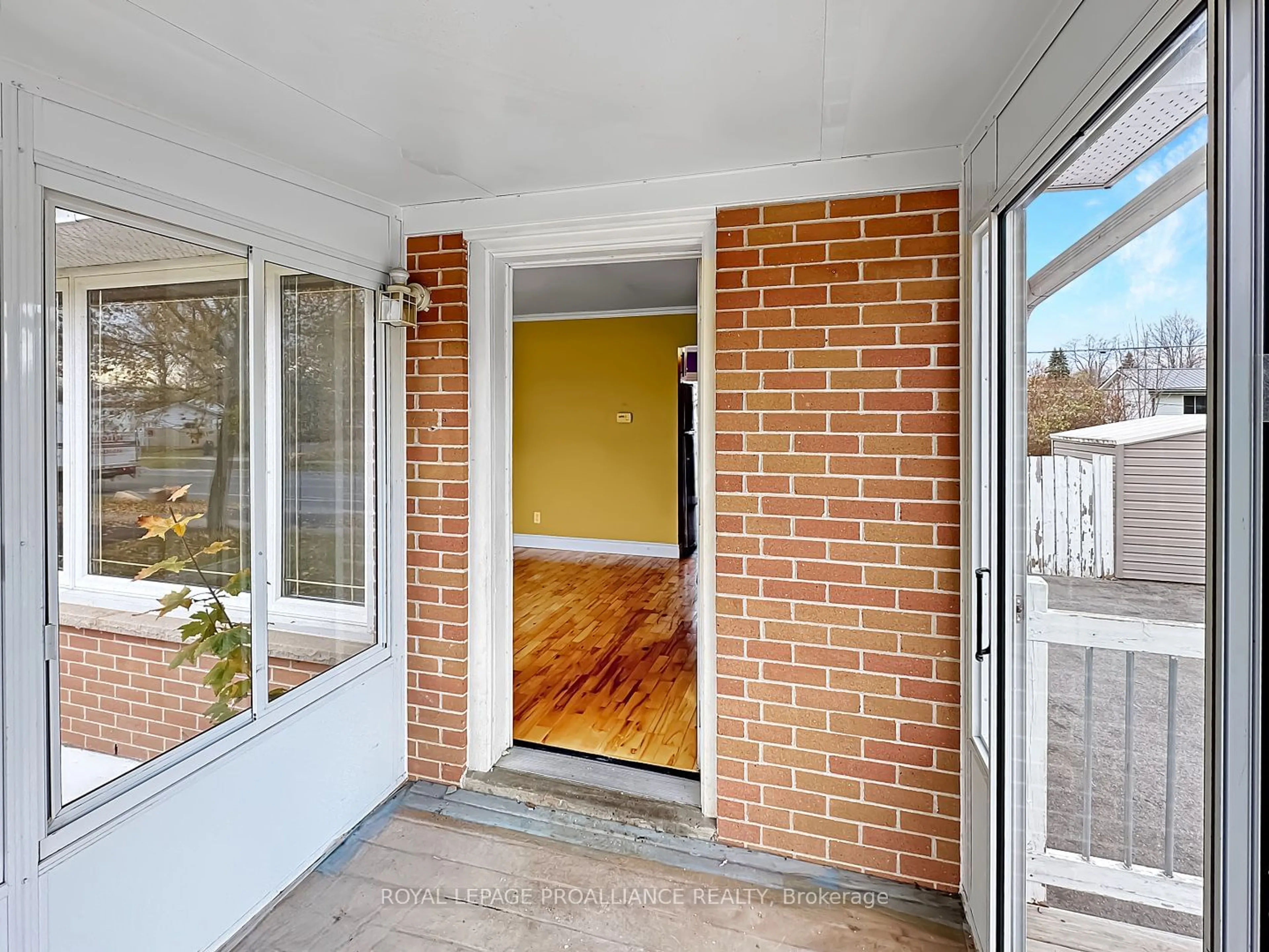 Indoor entryway, wood floors for 51 Kildare Ave, Loyalist Ontario K7N 1J1