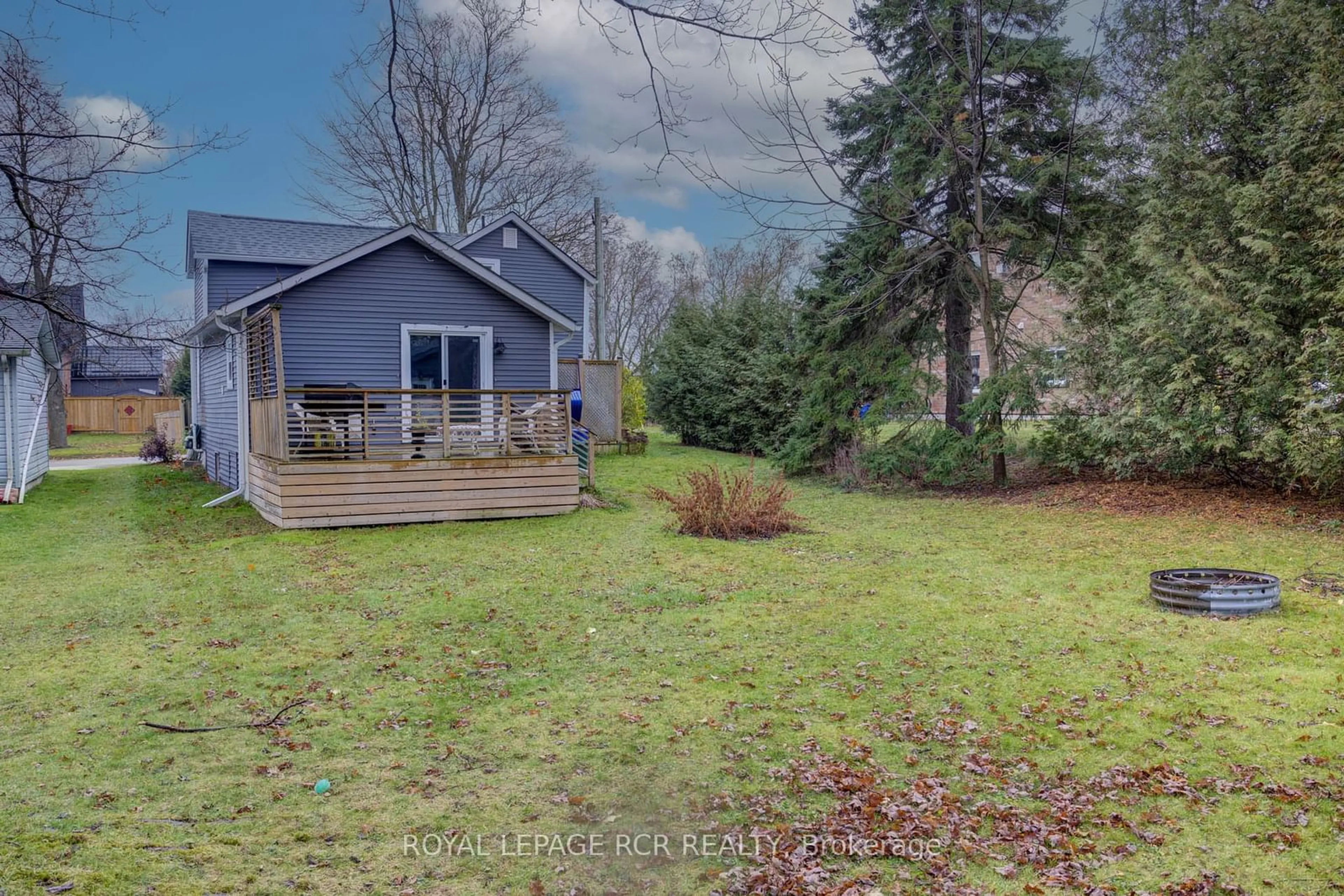 A pic from exterior of the house or condo, the fenced backyard for 132 Joseph St, Shelburne Ontario L9V 2Y2